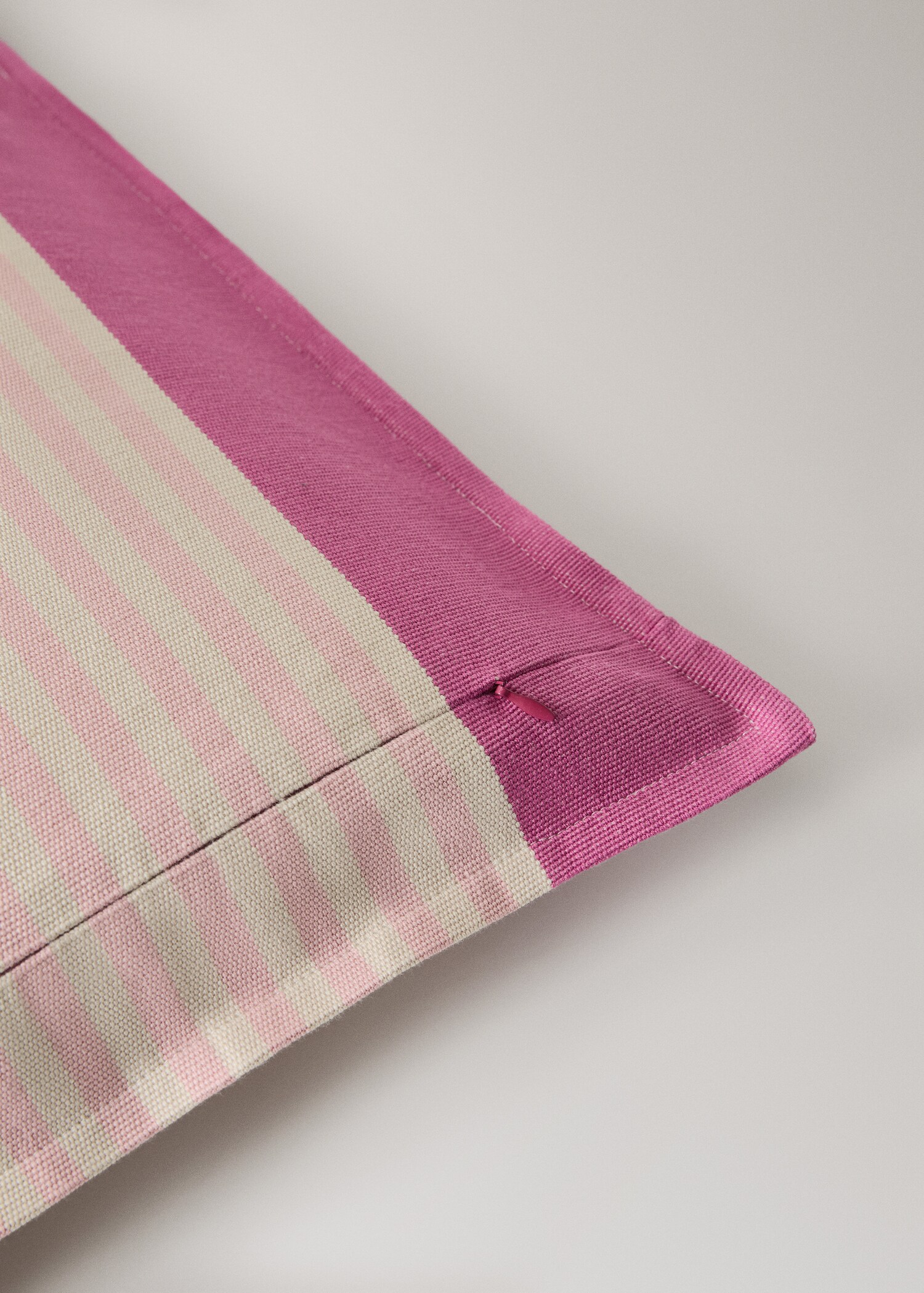 Cotton stripe cushion cover 50x50cm - Details of the article 2