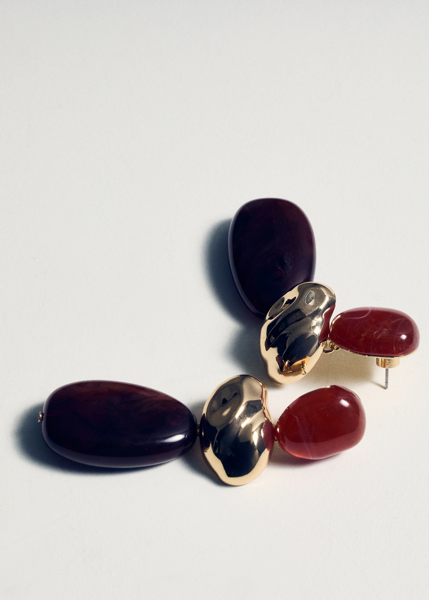 Boucles d'oreilles pendantes combinées en résine - Détail de l'article 5