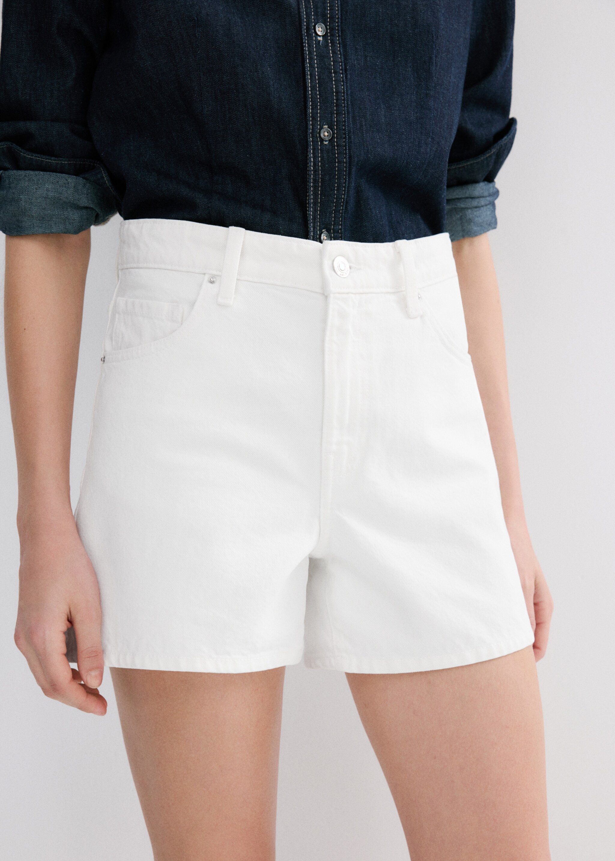 Shorts denim rectos tiro alto - Detalle del artículo 1, Blanco. Ref: 27053283-00.
