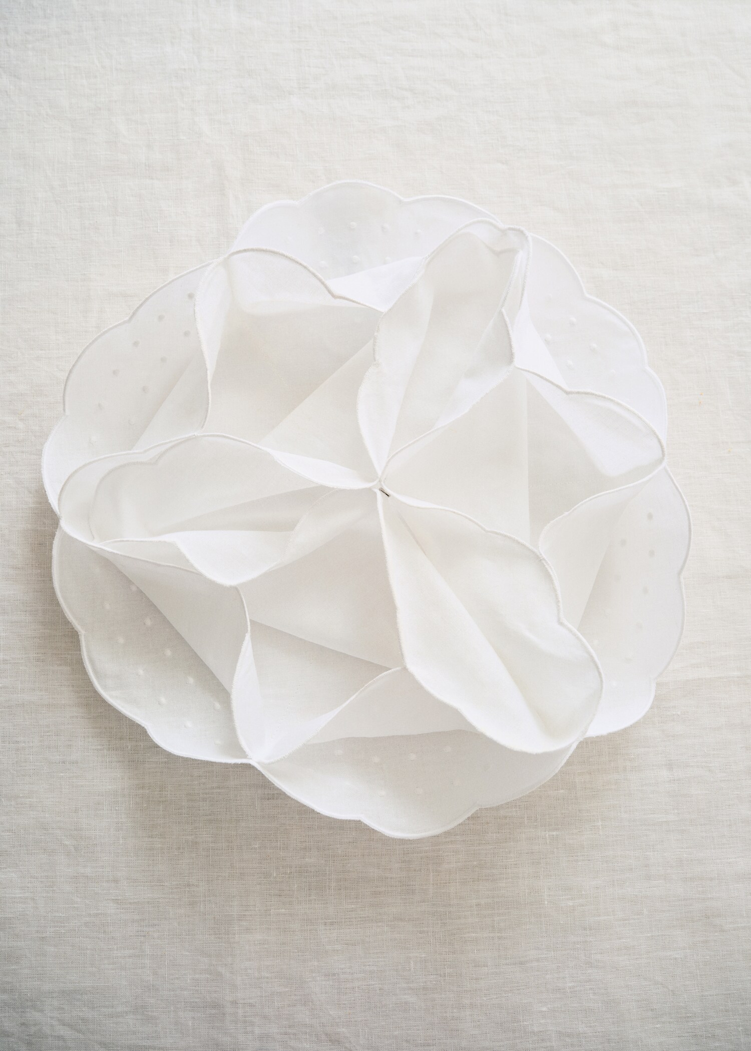 Basket with embroidered details - Details of the article 6