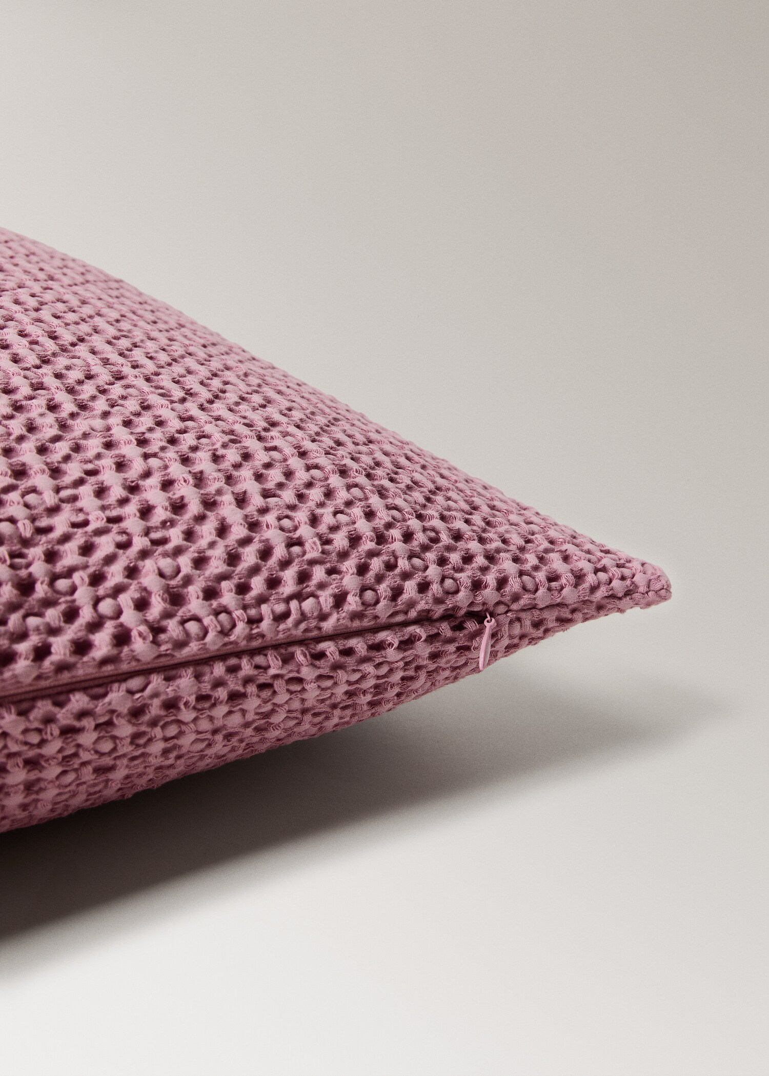 Kuddfodral i styckfärgad våfflad bomull 50 x 50 cm - Detaljer om artikeln 2