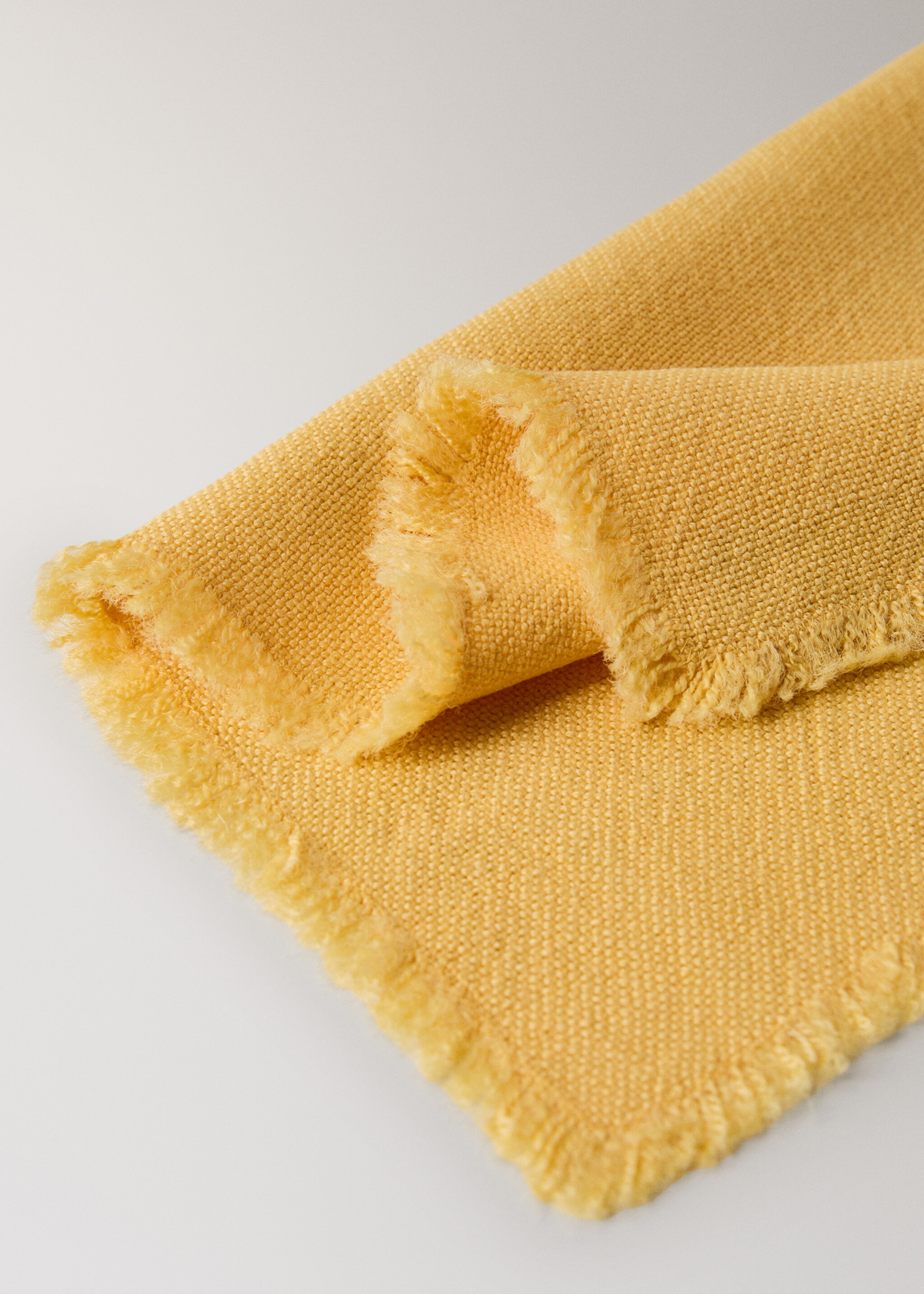 Frayed jute table mat - Details of the article 1, Yellow. Ref: 27053302-00.