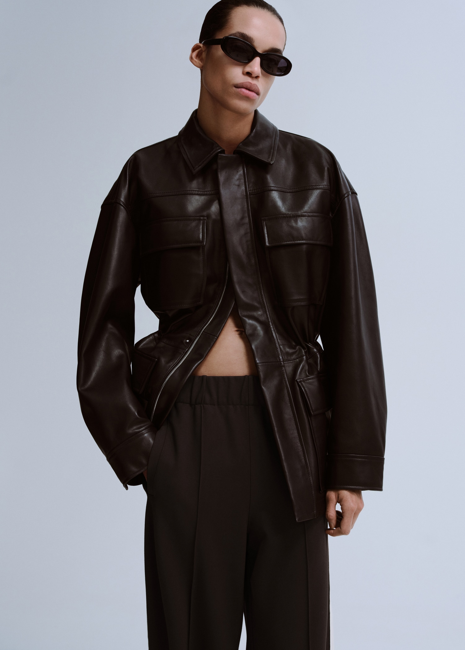 Pantalón recto raya contraste - Plano medio