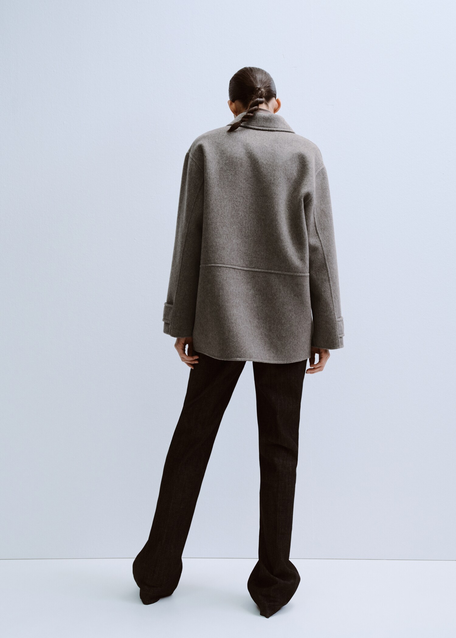 Wool jacket with pockets - Reverse of the article