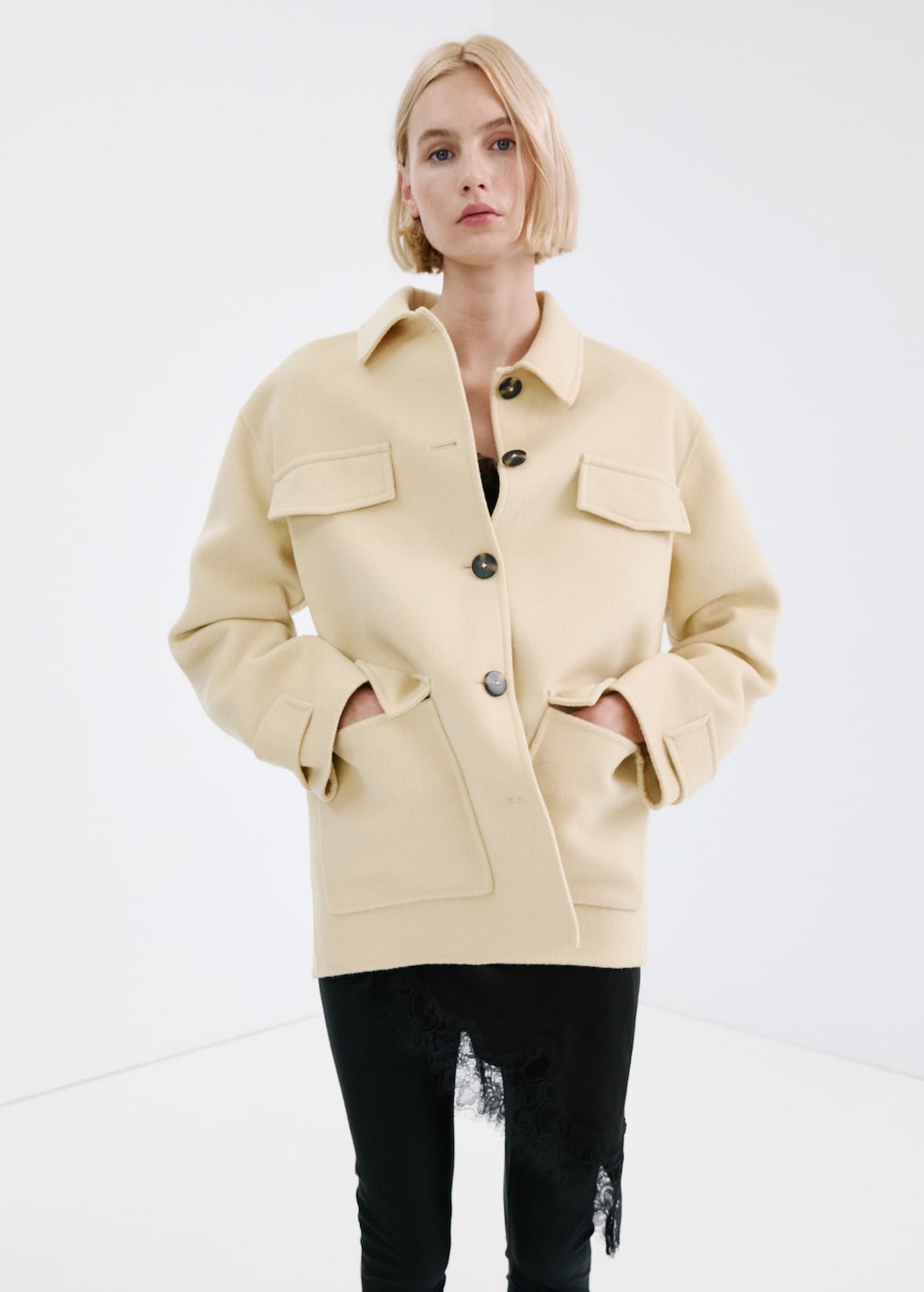 Wool jacket with pockets