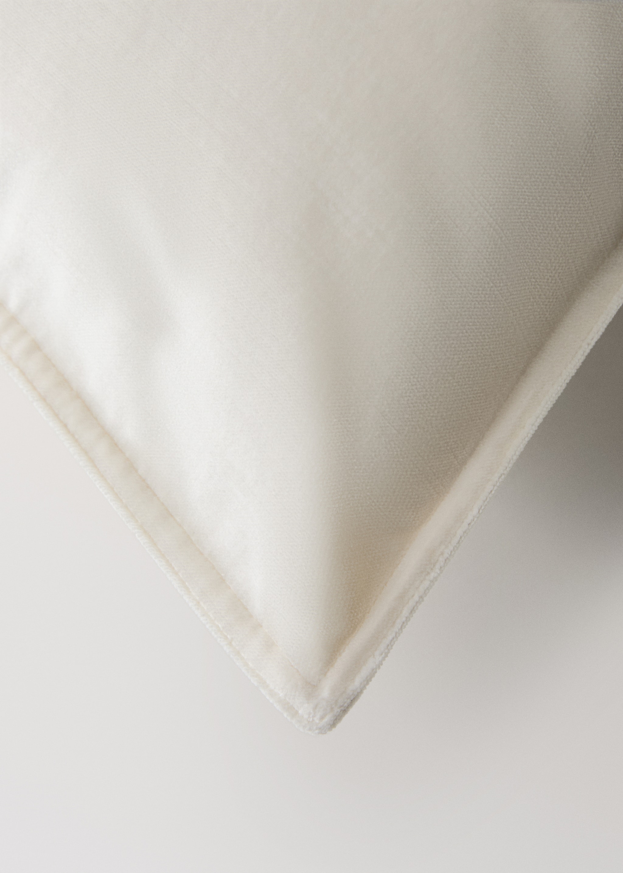 Funda cojín terciopelo 40x60 cm - Detalle del artículo 1, Crudo. Ref: 27053312-00.