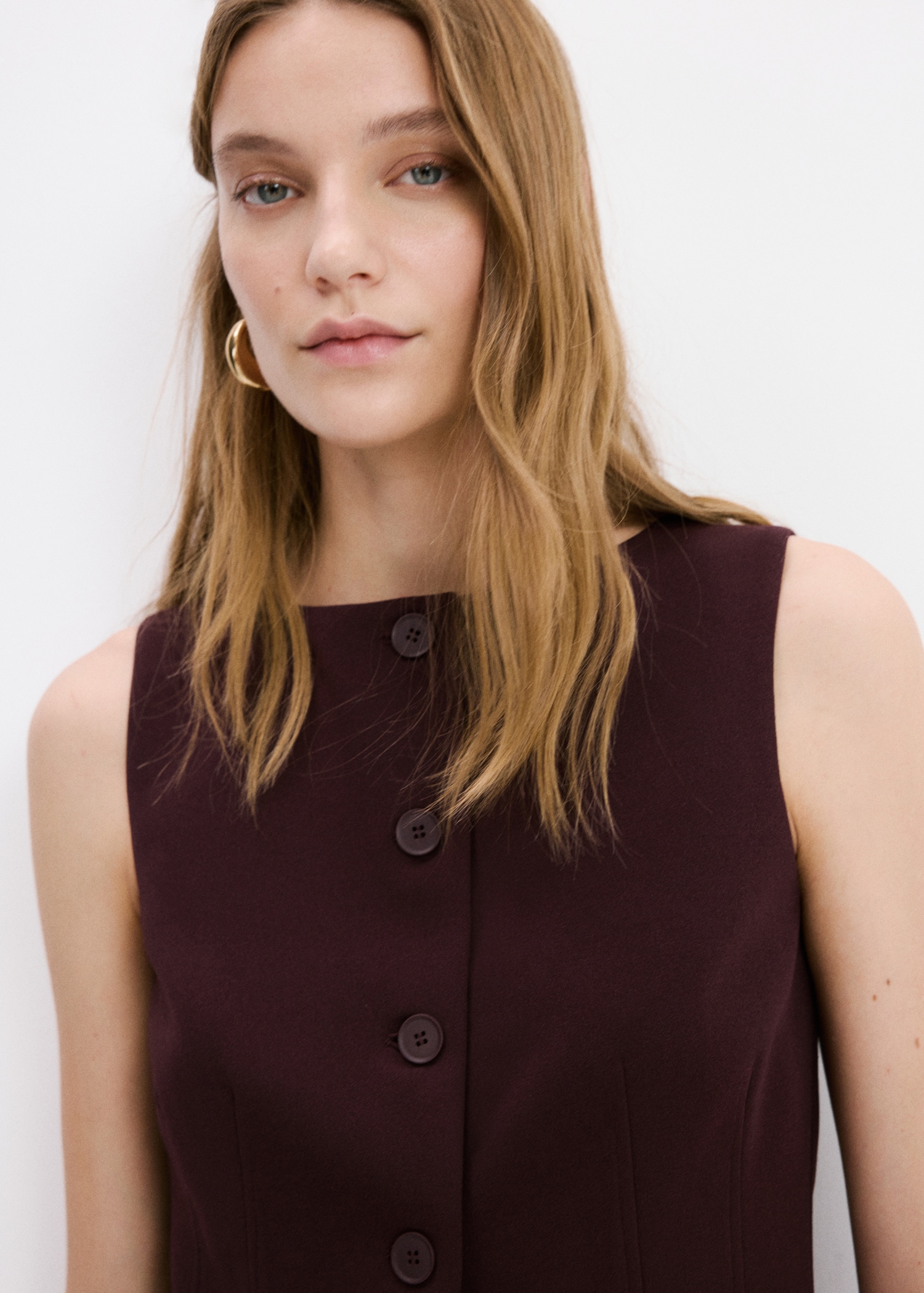 Suit waistcoat with buttons - Details of the article 6