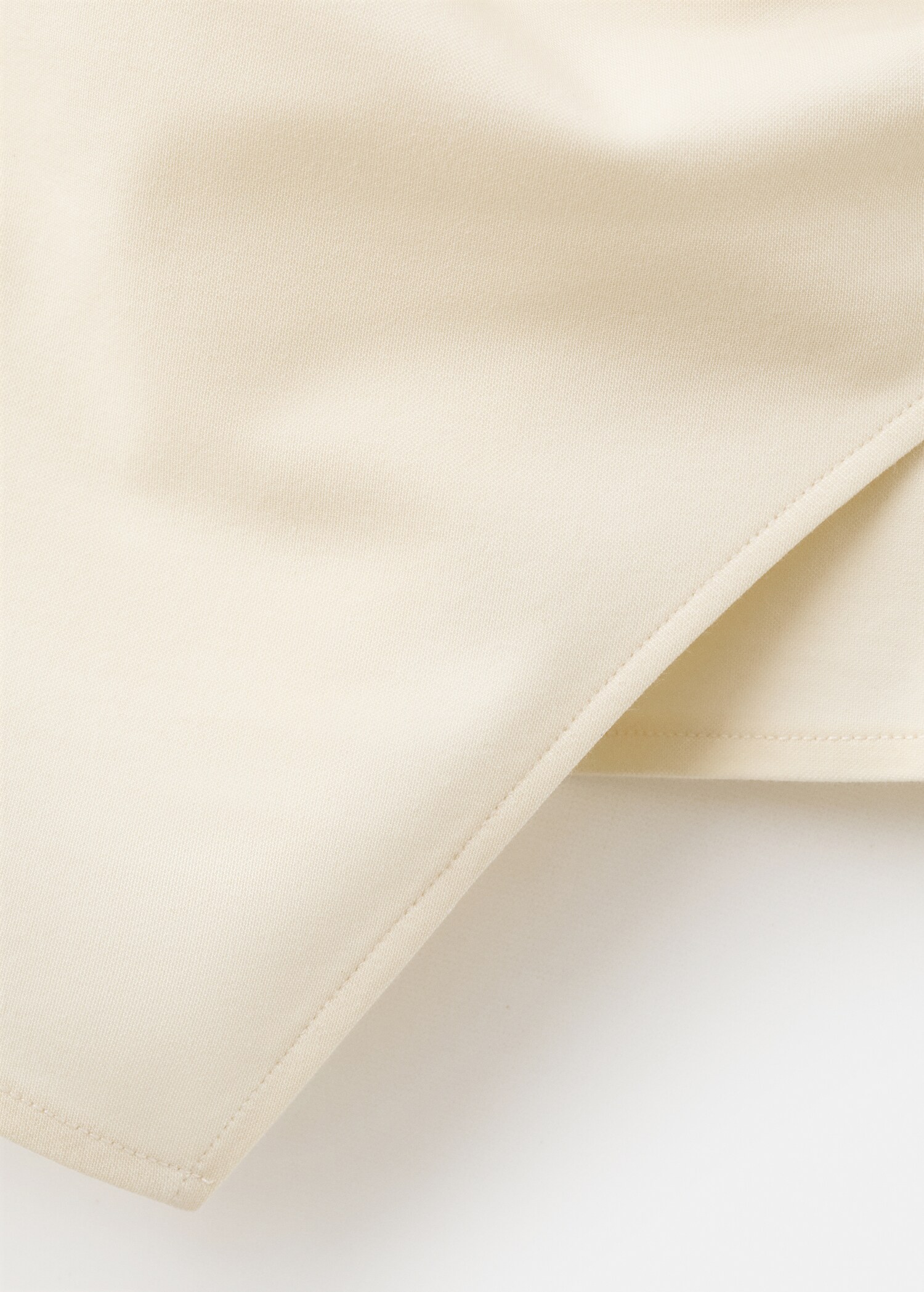 Asymmetric crossover top - Details of the article 0