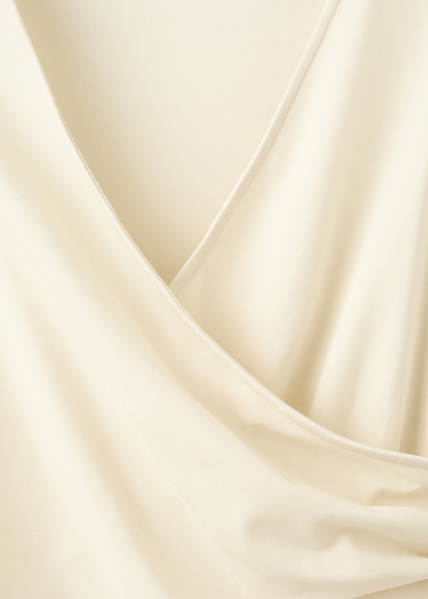 Asymmetric crossover top - Details of the article 8