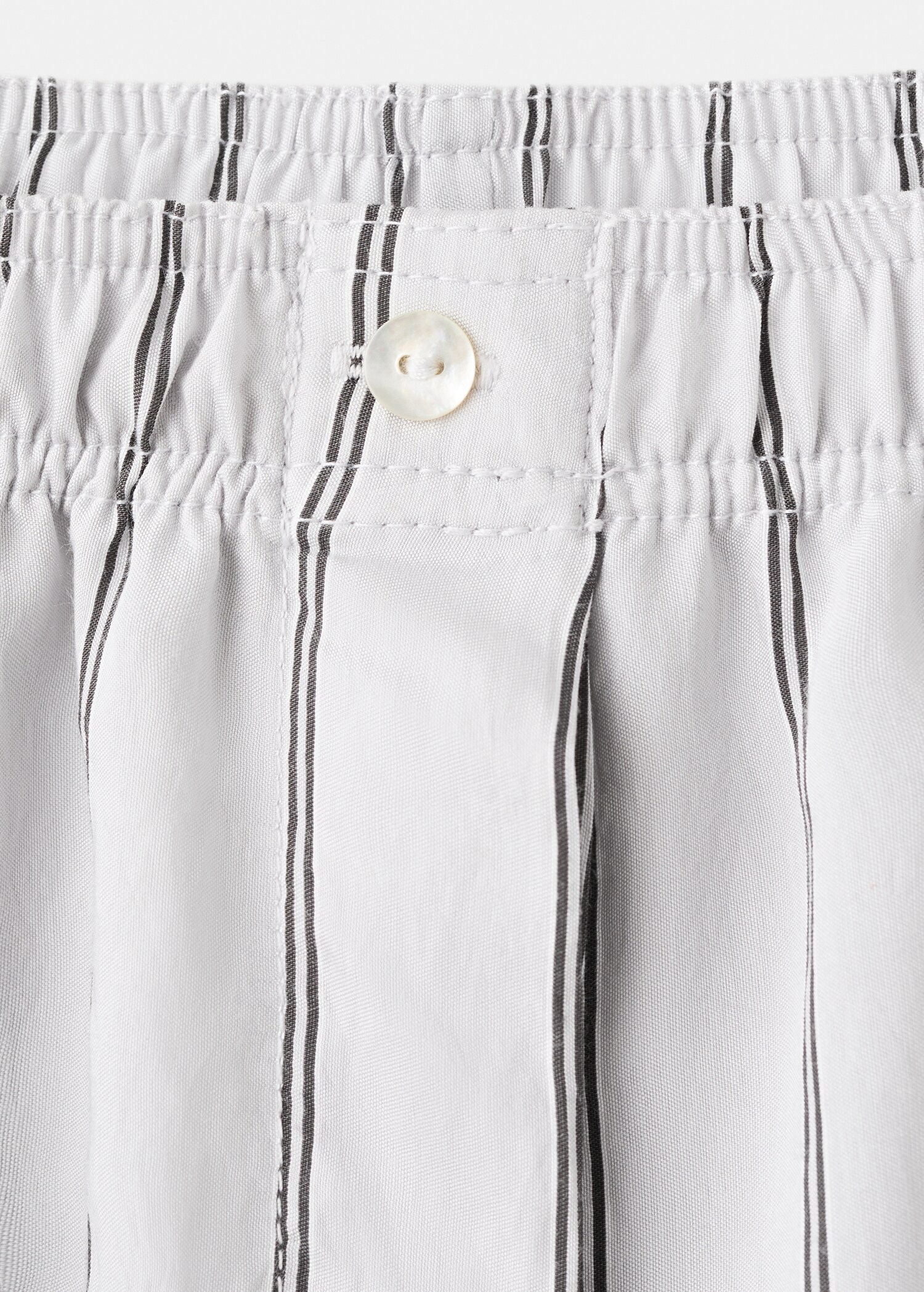 Striped pyjama shorts - Details of the article 8