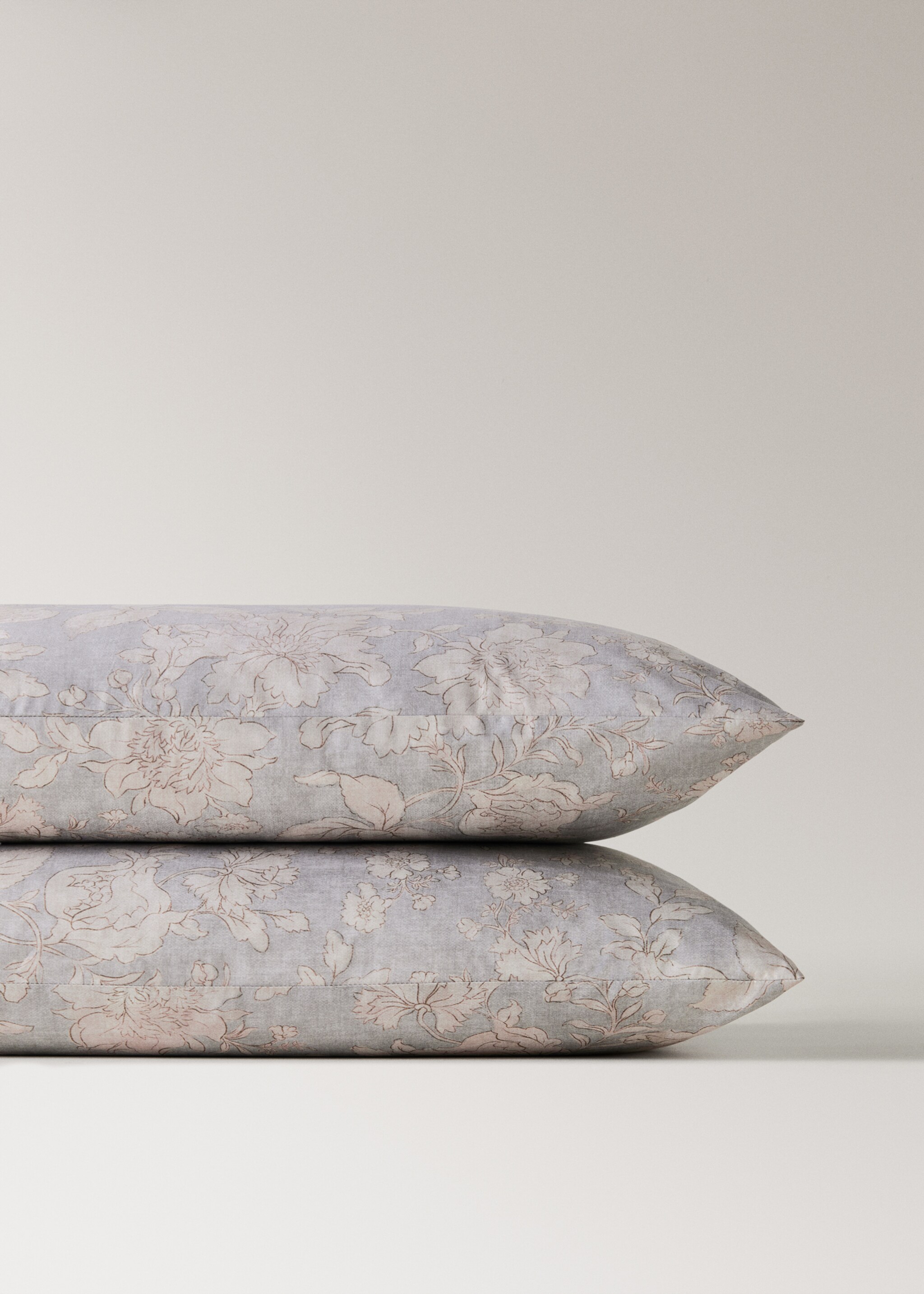Set van twee kussenslopen van perkal katoen met vintage bloemenprint 50x75 cm - Detail van het artikel 3, Licht/Pastelgrijs. Ref: 27053324-00.