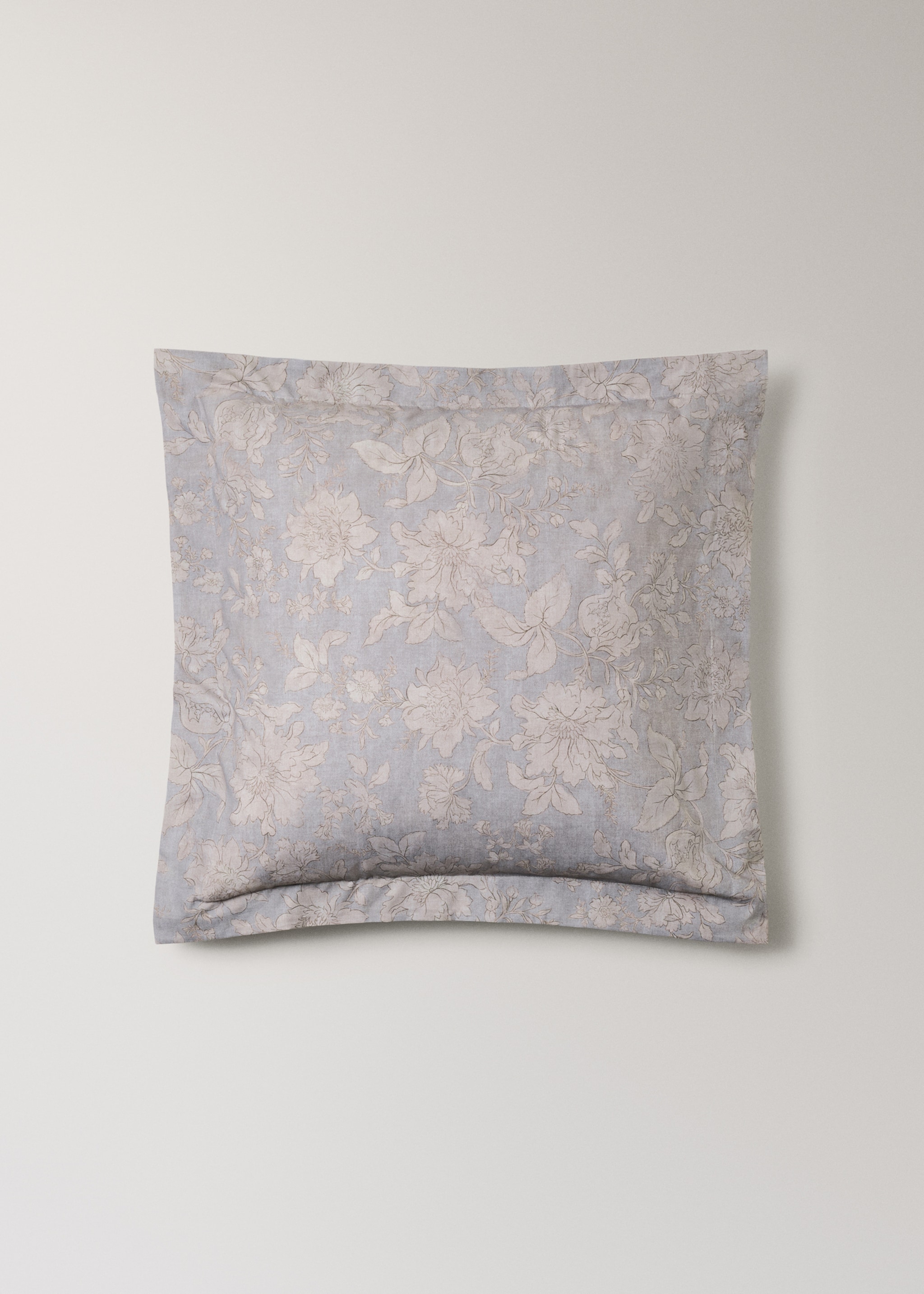 Two vintage floral percale cotton pillowcases 60 x 60 cm - Article without model, Light/Pastel Grey. Ref: 27053325-00.