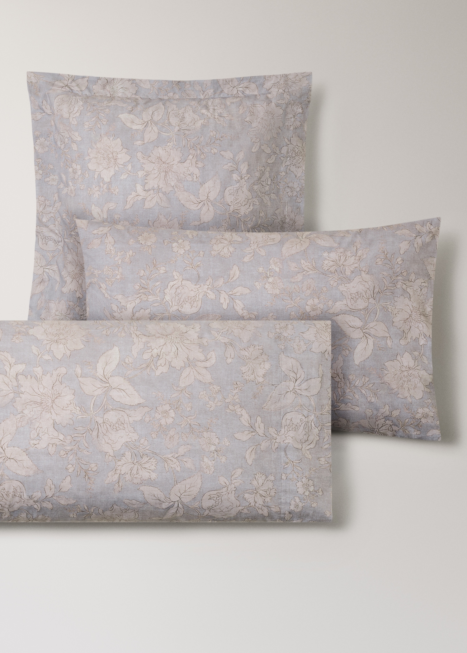 Two vintage floral percale cotton pillowcases 60x60 cm - Details of the article 4