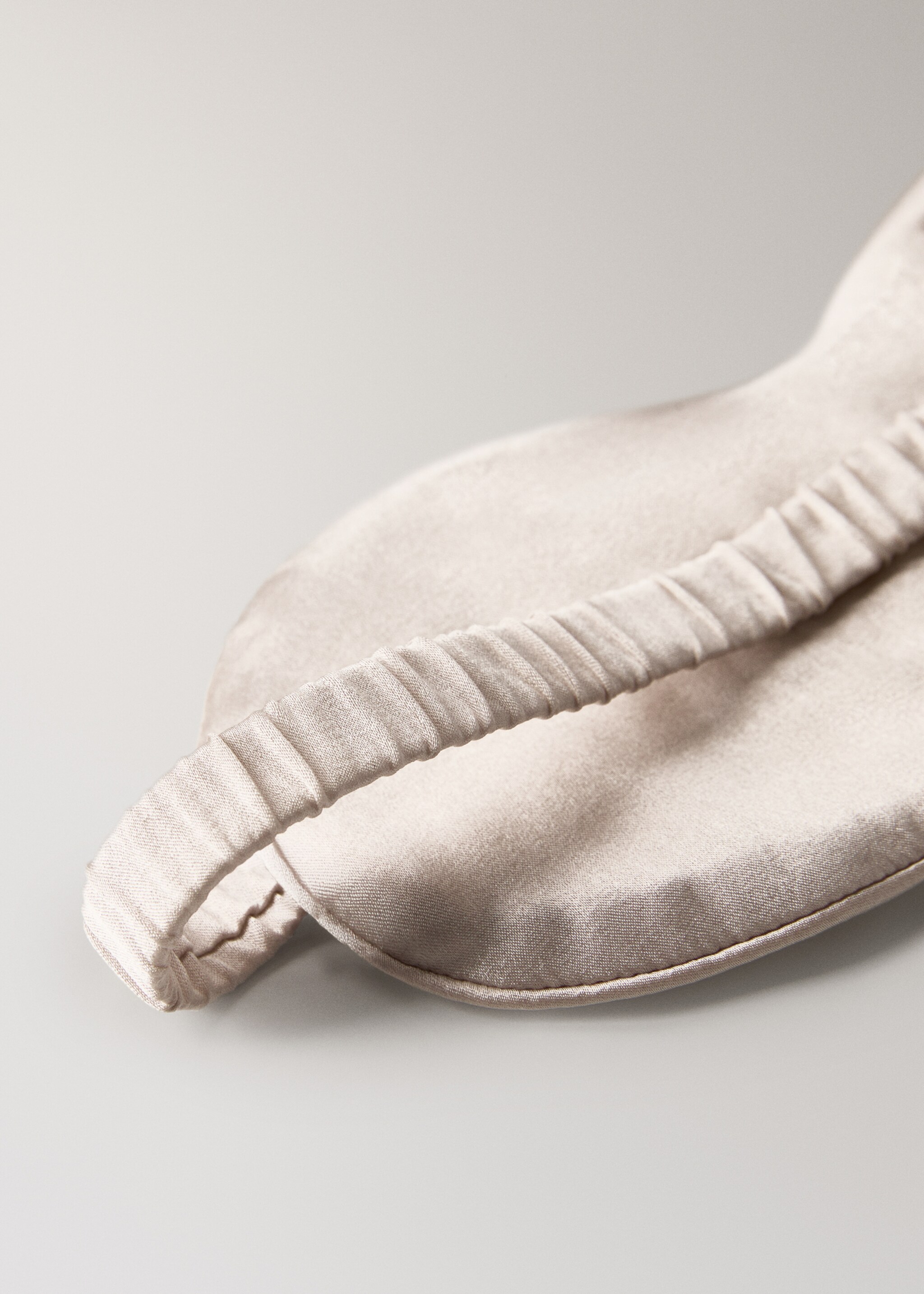 Silk eye mask - Details of the article 1, Light/Pastel Grey. Ref: 27053328-00.