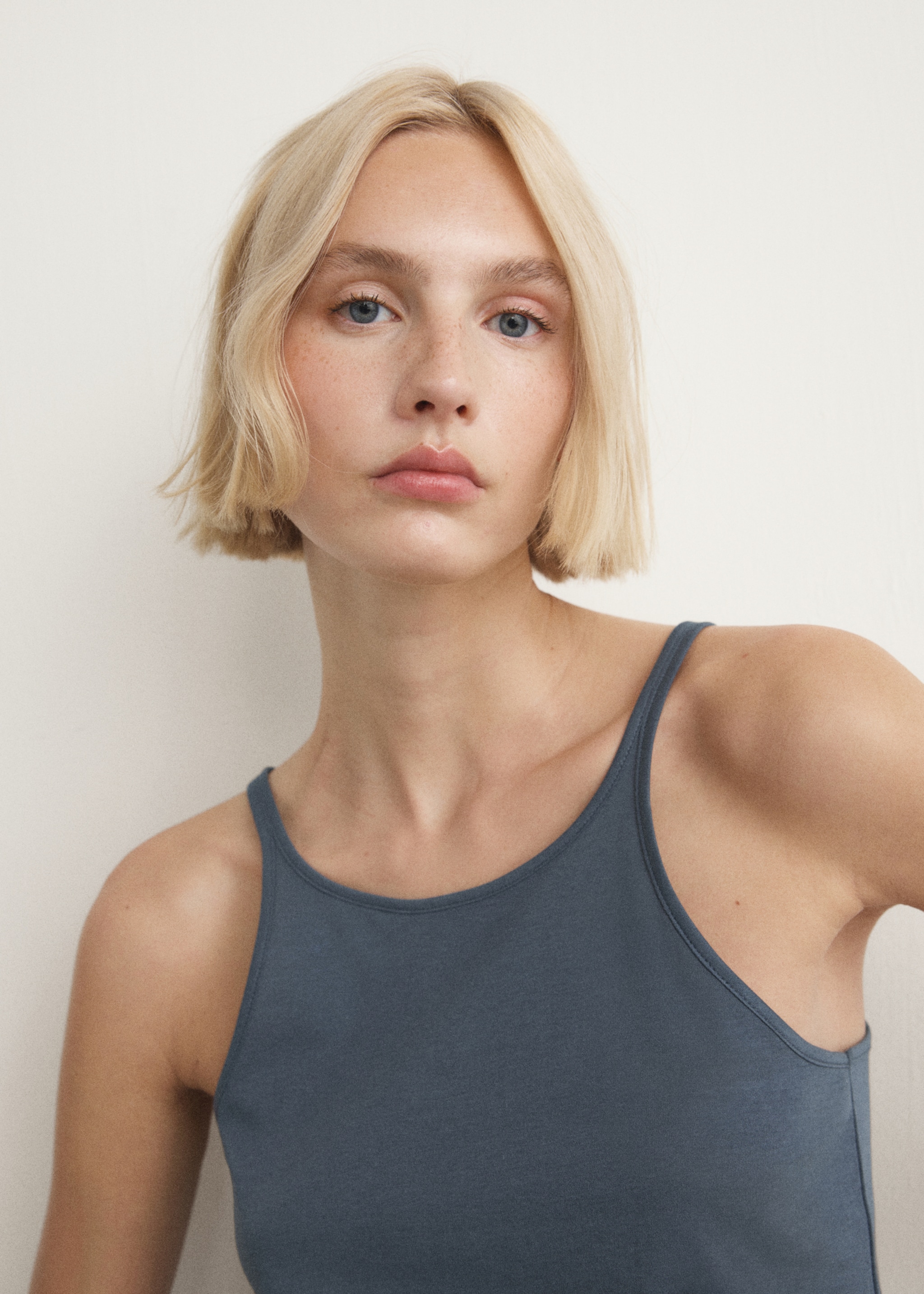 Top en coton à bretelle fine - Détail de l'article 1, Bleu indigo. Ref: 27053333-00.