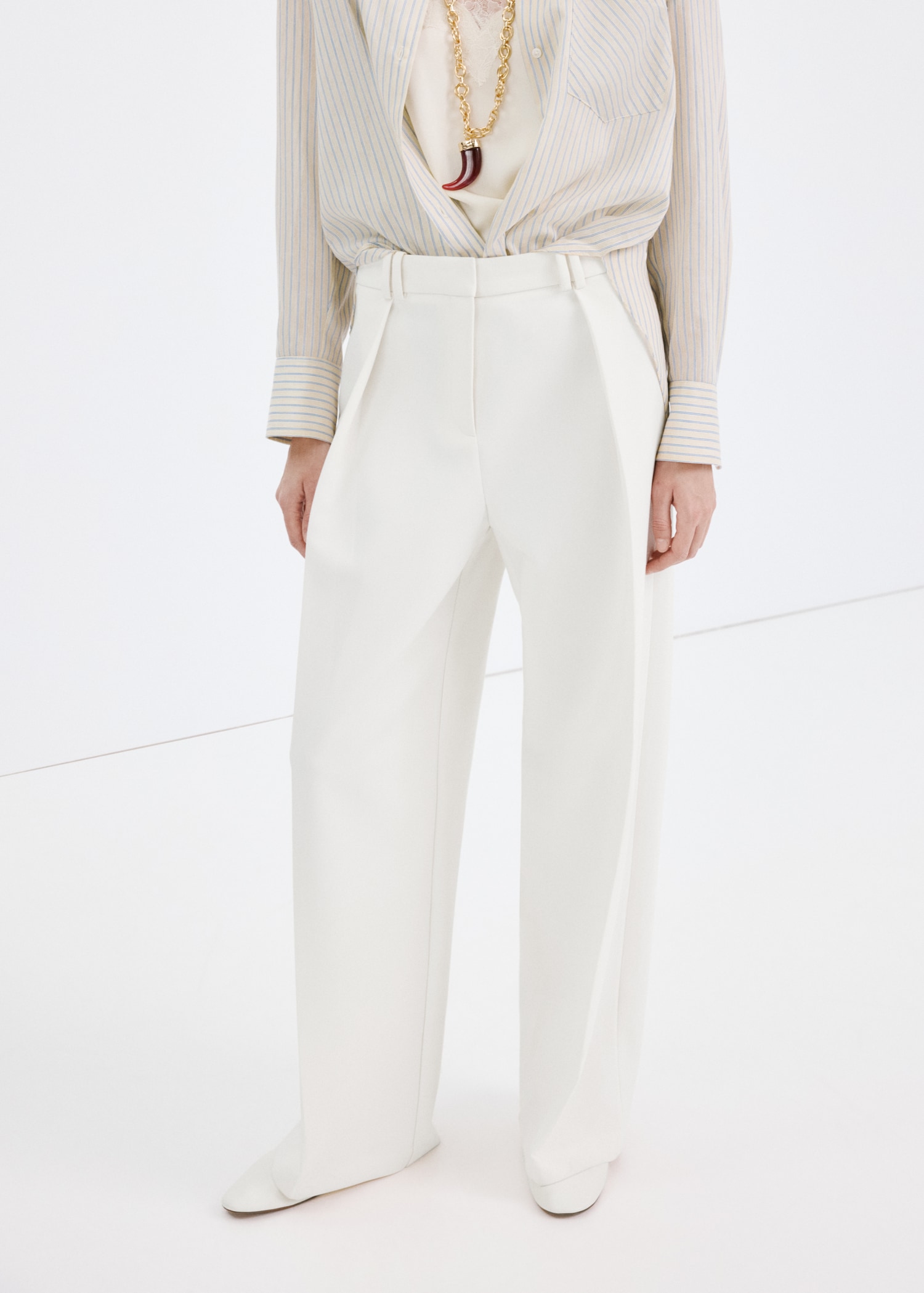 Pantalon wide leg à pinces taille normale - Plan moyen