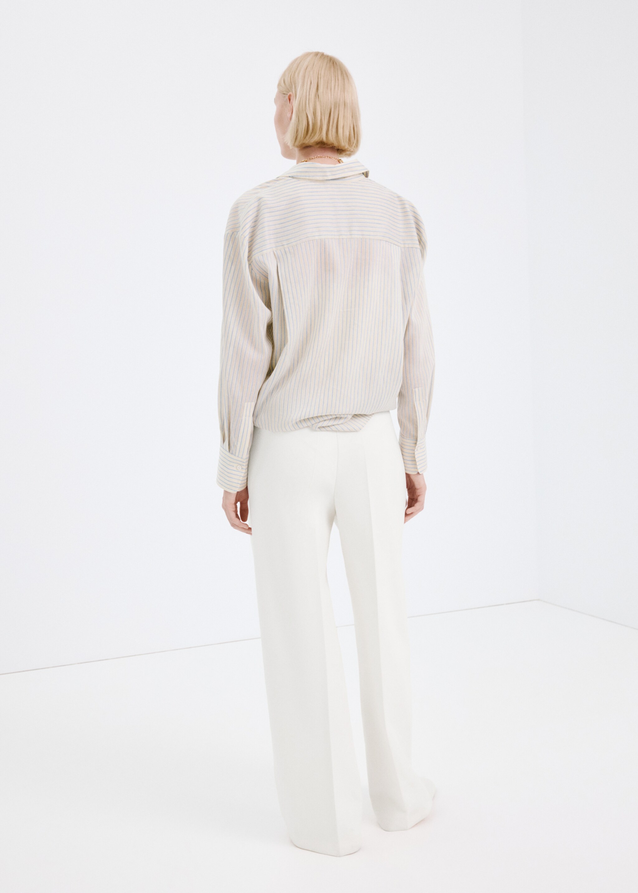 Wide-leg mid-rise pleated trousers - Reverse of the article, White. Ref: 27053337-00.