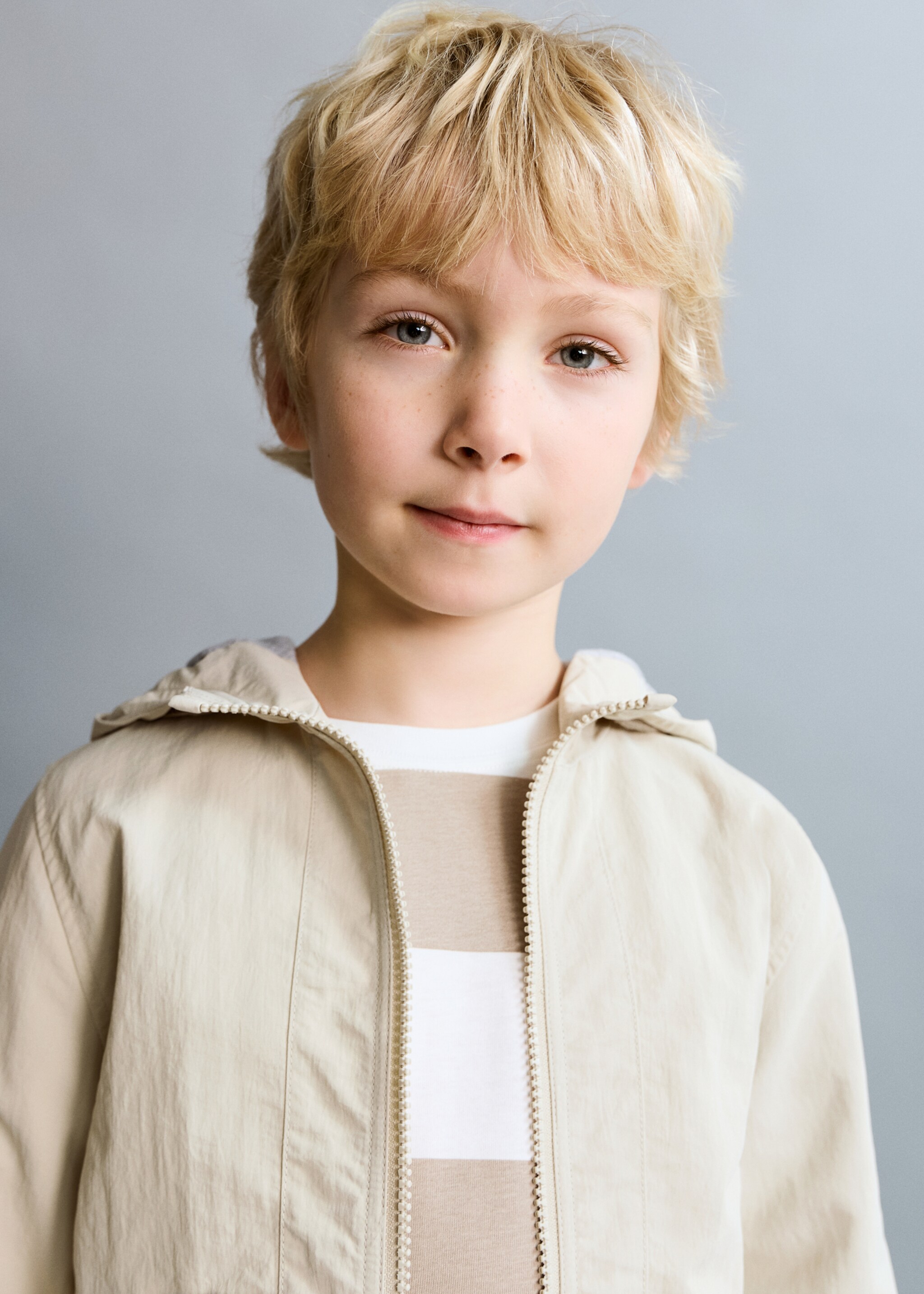 Parka capuche - Détail de l'article 1, Gris glacé. Ref: 27053708-00.