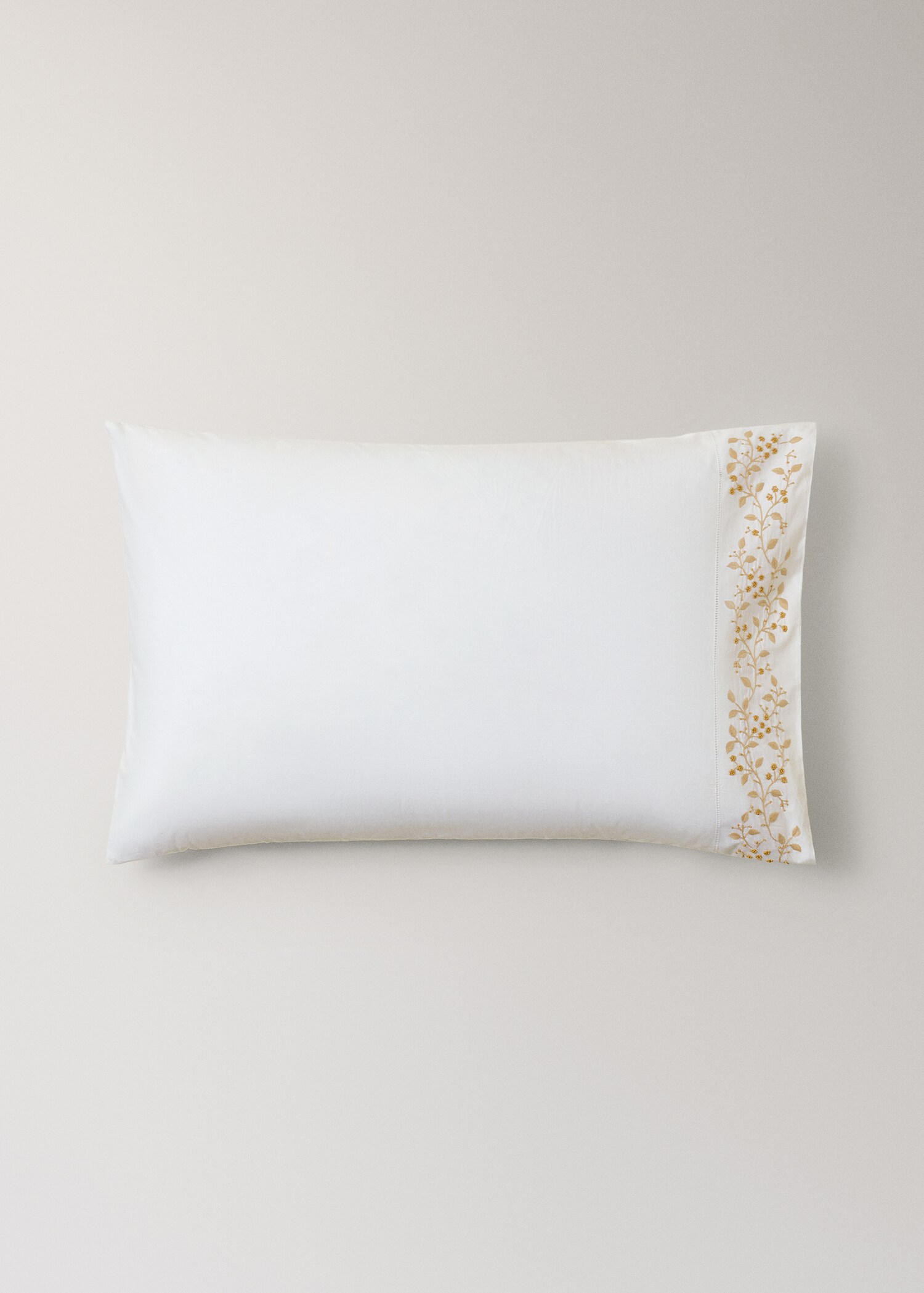 Cotton percale pillowcase with embroidered flowers 50x75 cm - Article without model