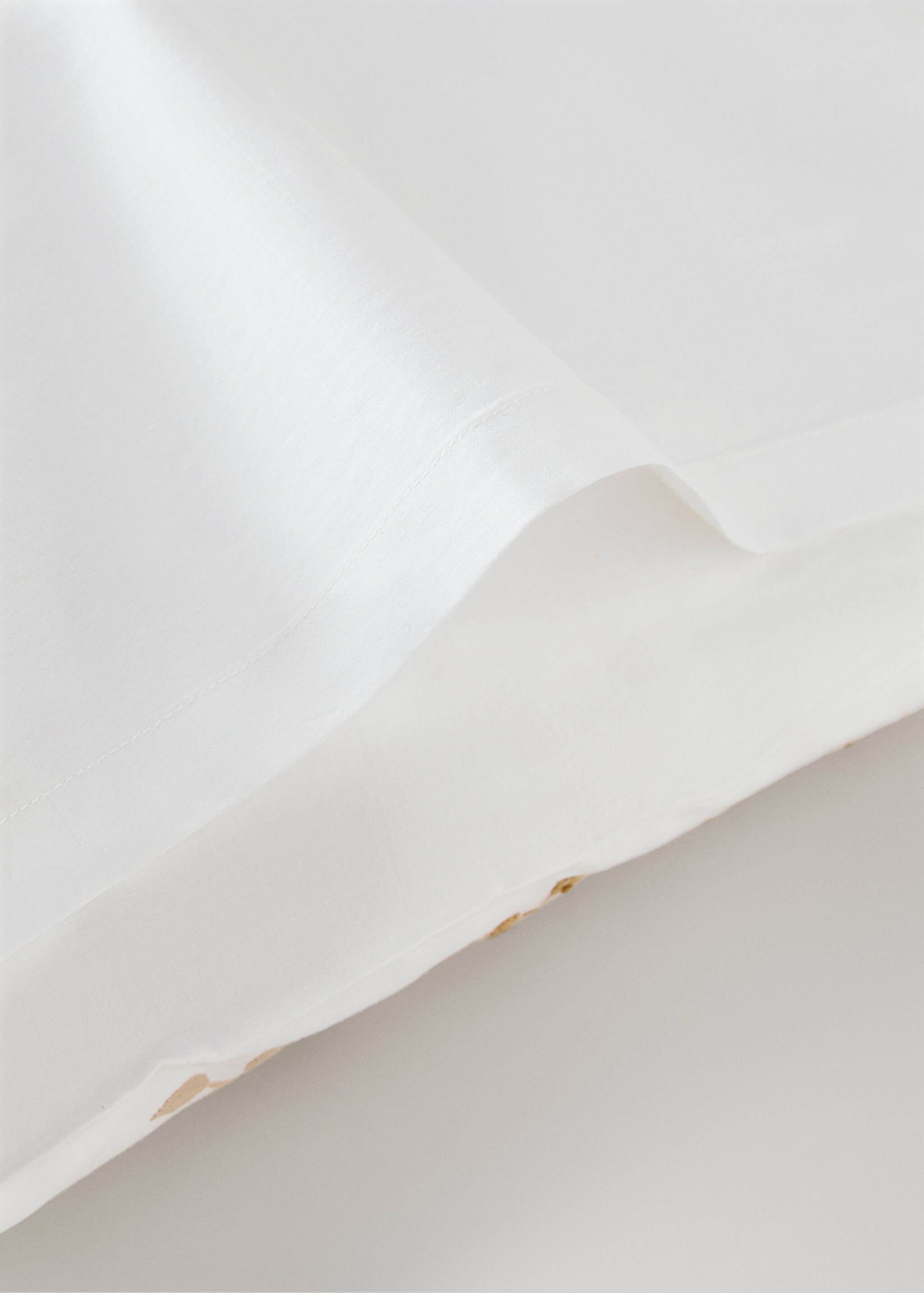 Cotton percale pillowcase with embroidered flowers 50x75 cm - Details of the article 3, Pastel Orange. Ref: 27053721-00.