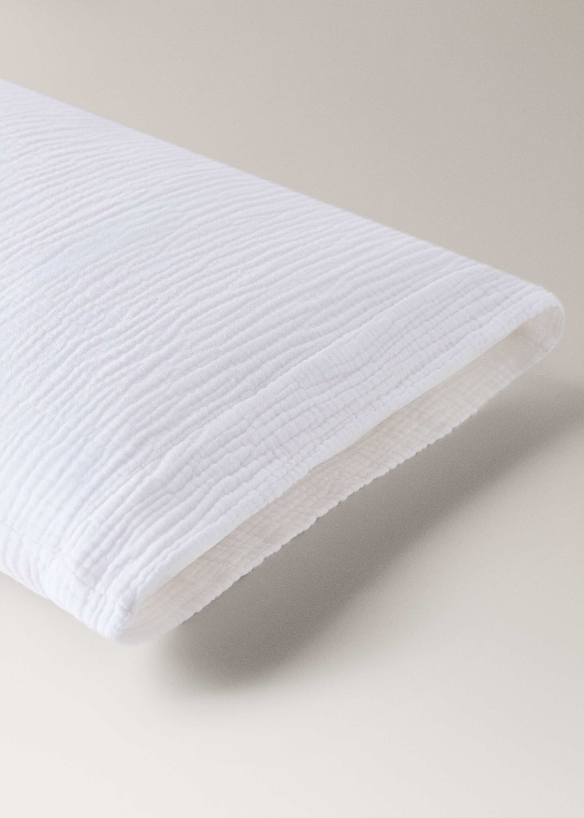 Kopfkissenbezug aus Baumwoll-Musselin 45 x 110 cm - Detail des Artikels 2, Cremeweiß. Ref: 27053733-00.