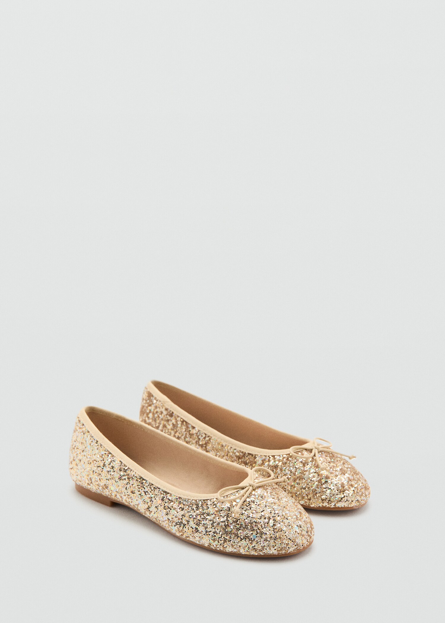 Ballerines à paillettes - Plan moyen