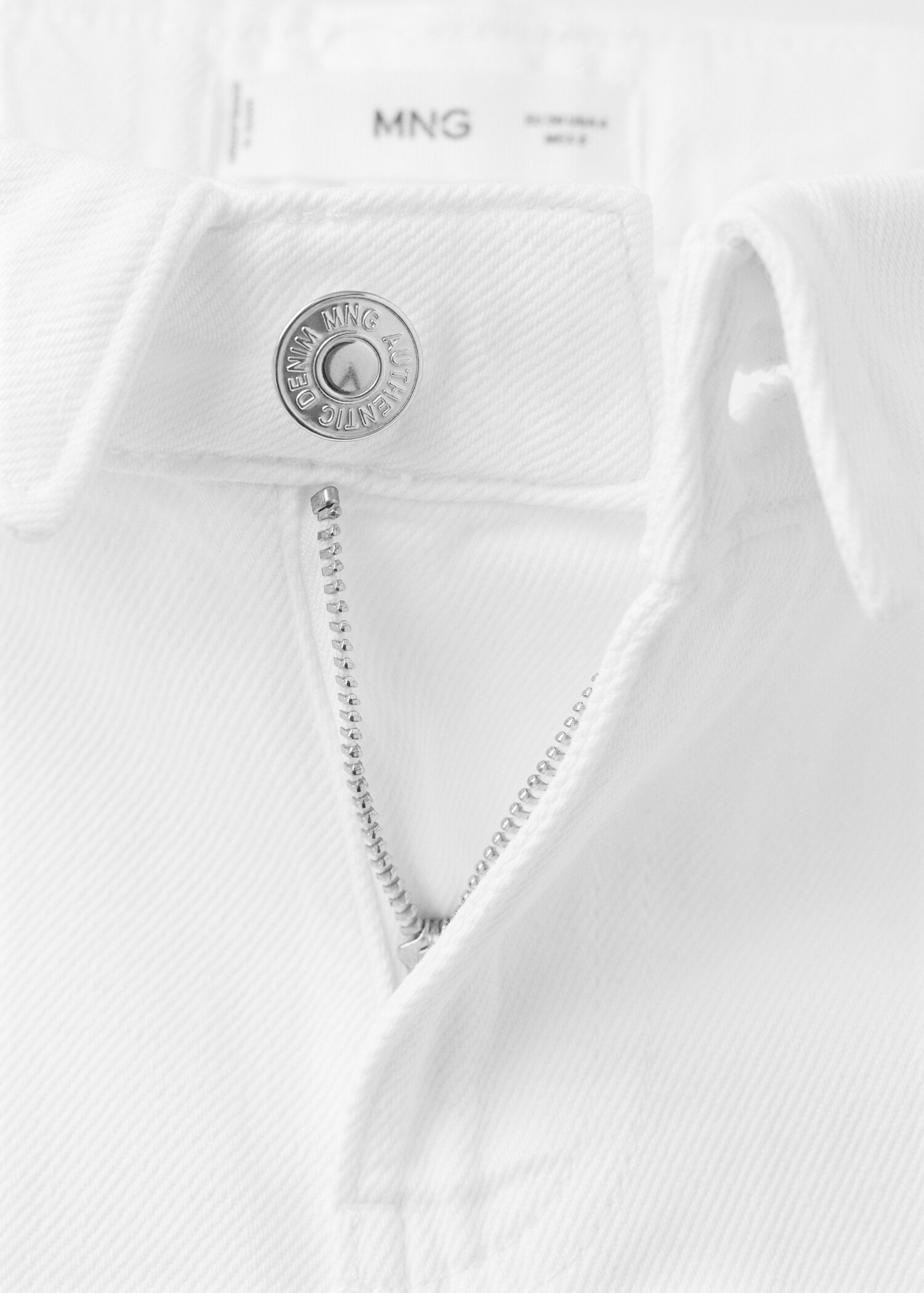 Jean taille basse à revers - Détail de l'article 0