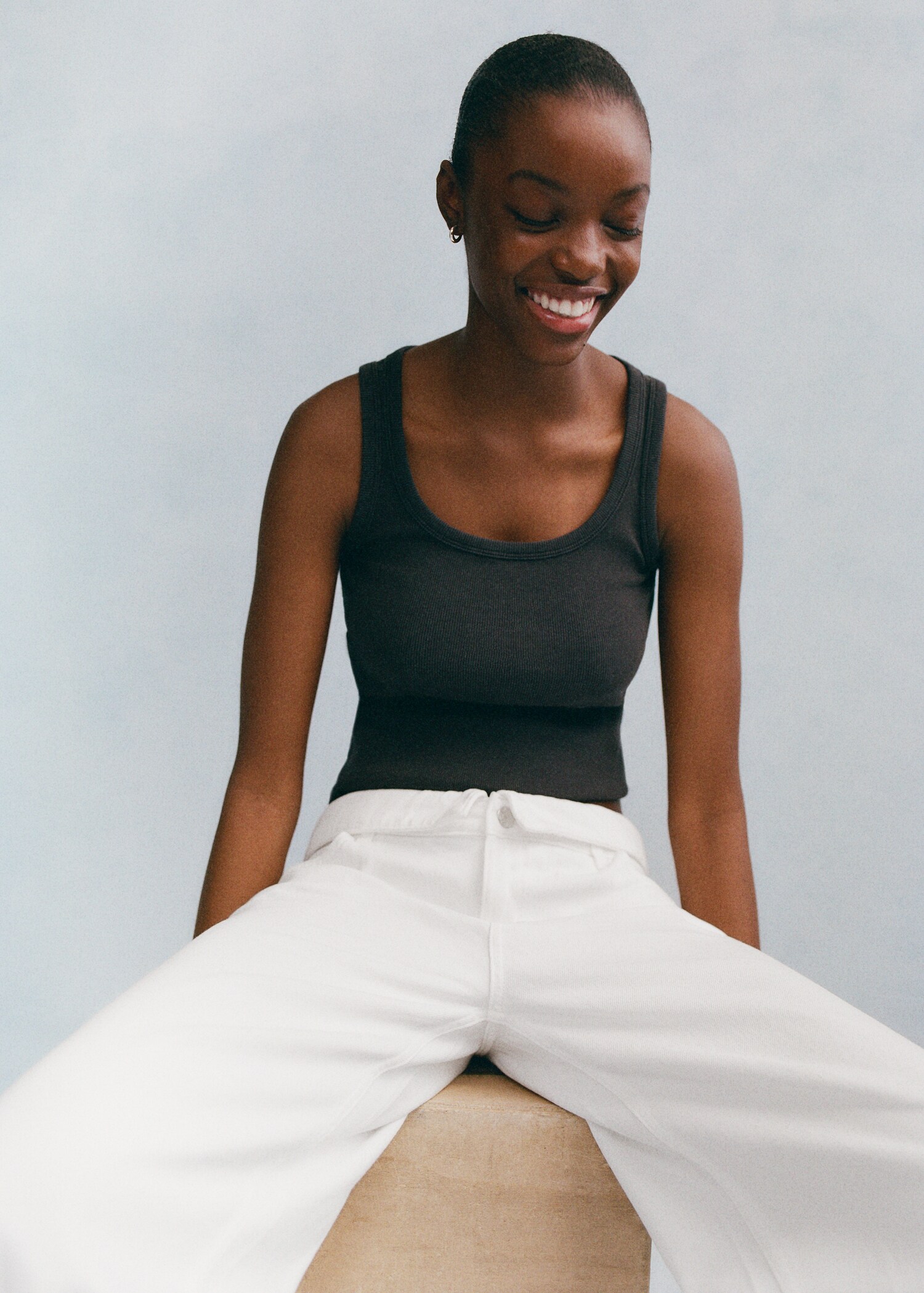 Low-waist jeans with turn-ups - Details of the article 6