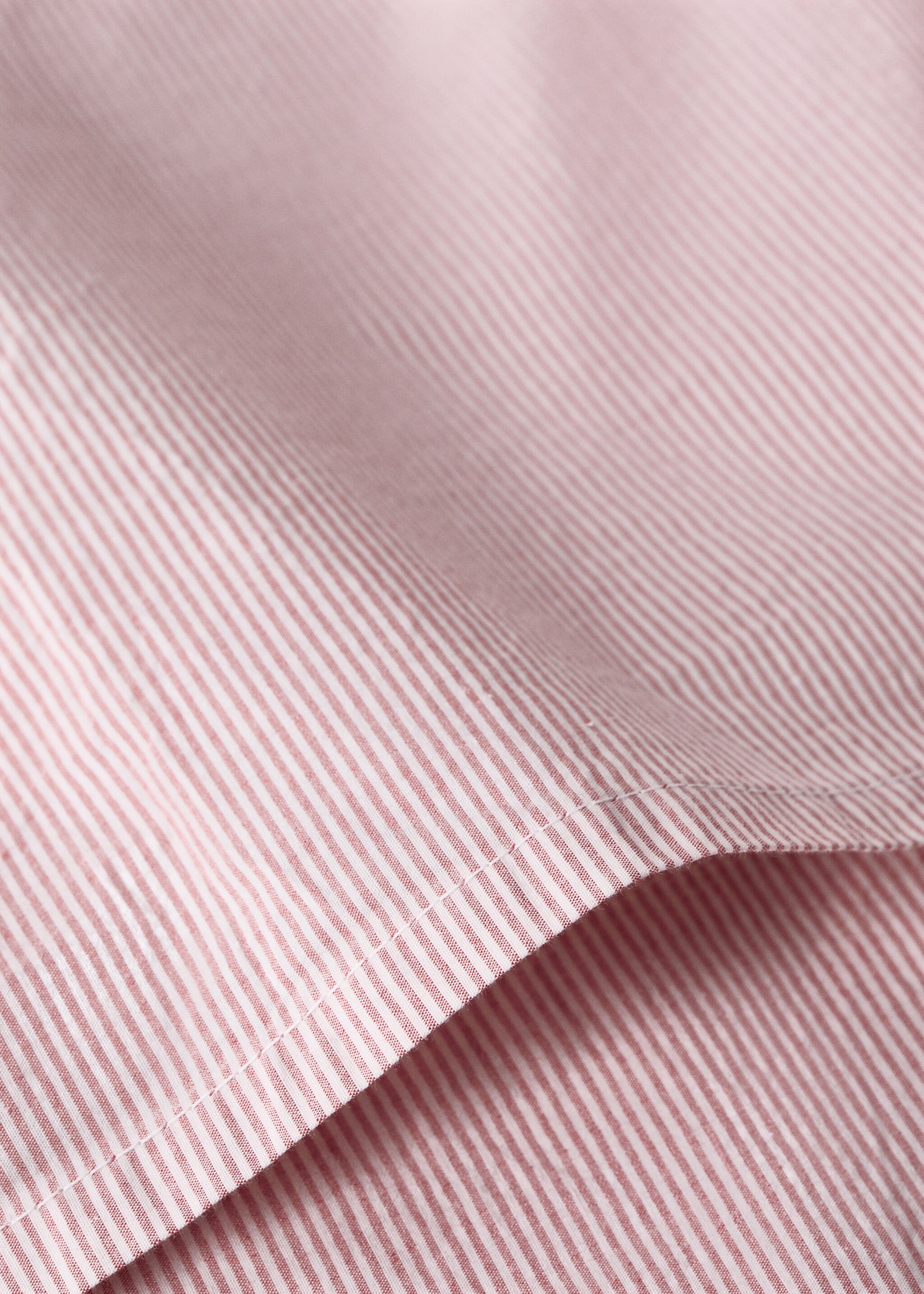 Cot bed duvet cover with fine striped yarn-dyed cotton - Details of the article 1, Grapefruit. Ref: 27054057-00.