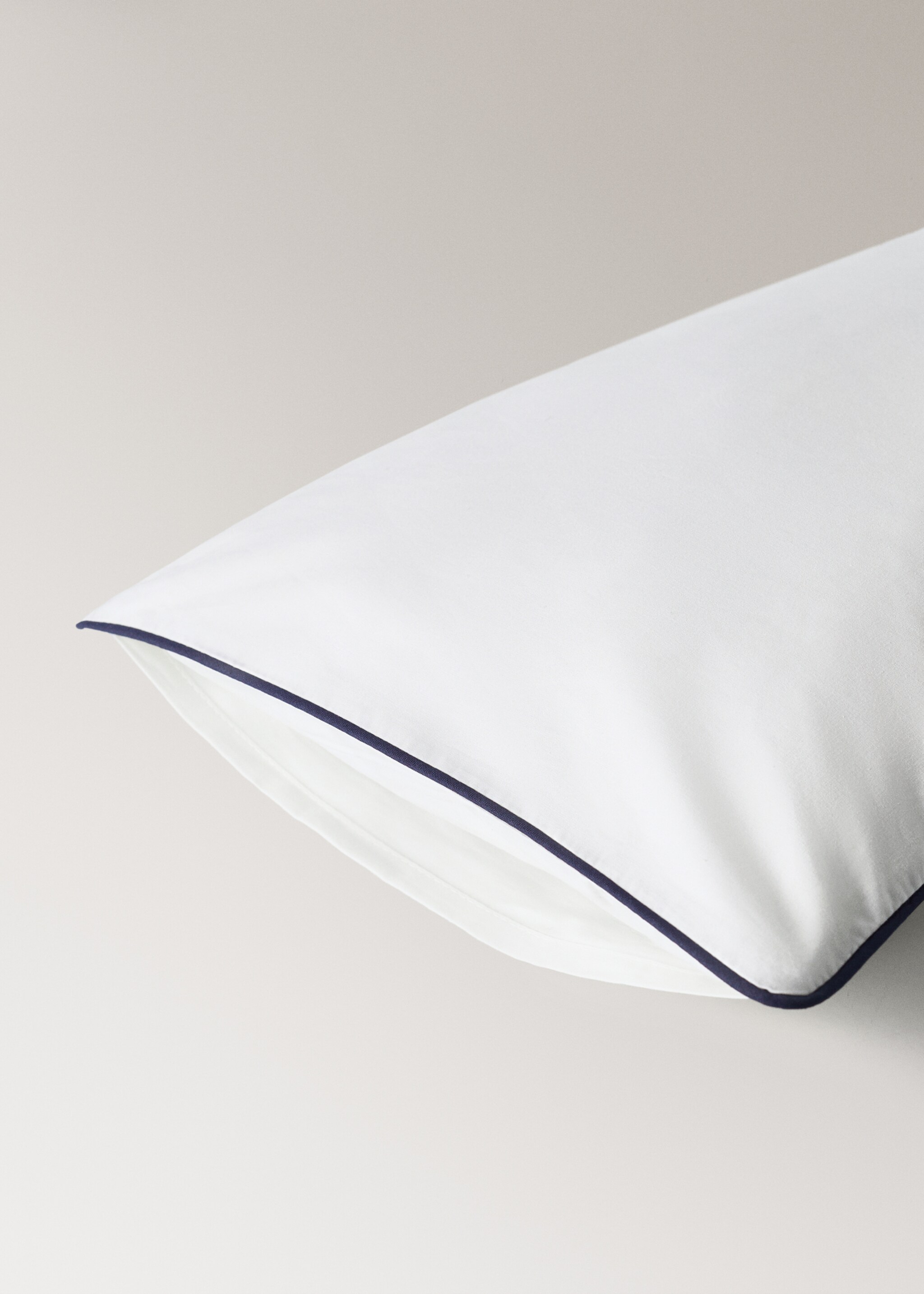 Reversible cotton percale cot pillowcase with contrast piping 30x50 cm - Details of the article 1, Sky Blue. Ref: 27054067-00.