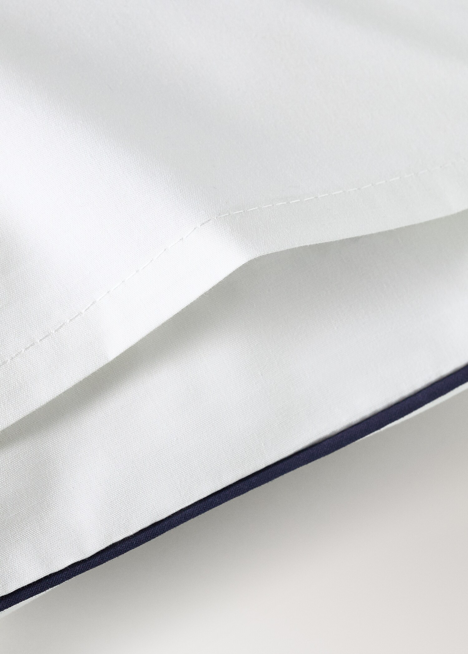 Reversible cotton percale cot pillowcase with contrast piping 30x50 cm - Details of the article 2