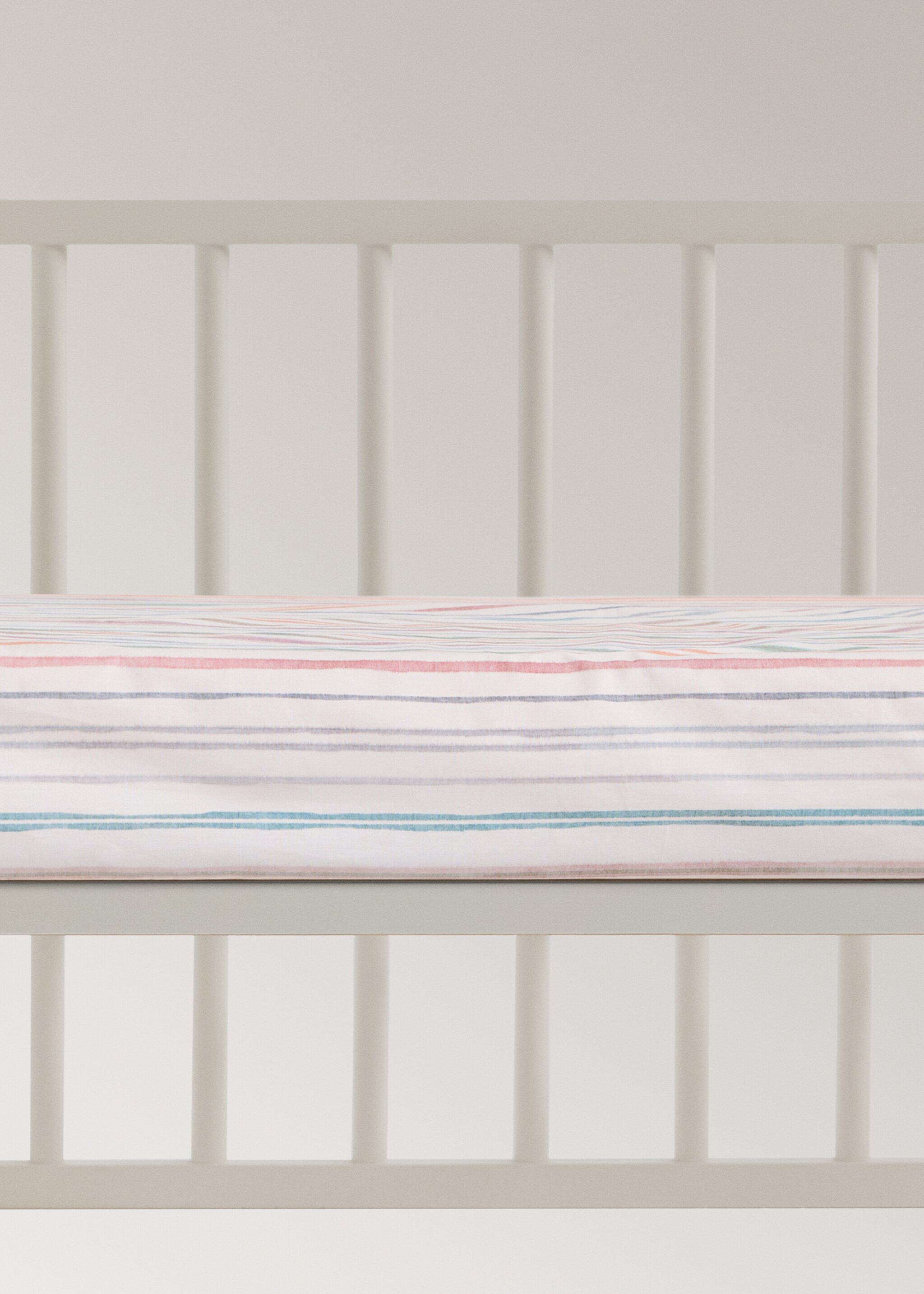 Cot bed fitted sheet in multicoloured striped cotton percale - Article without model, Green. Ref: 27054068-00.