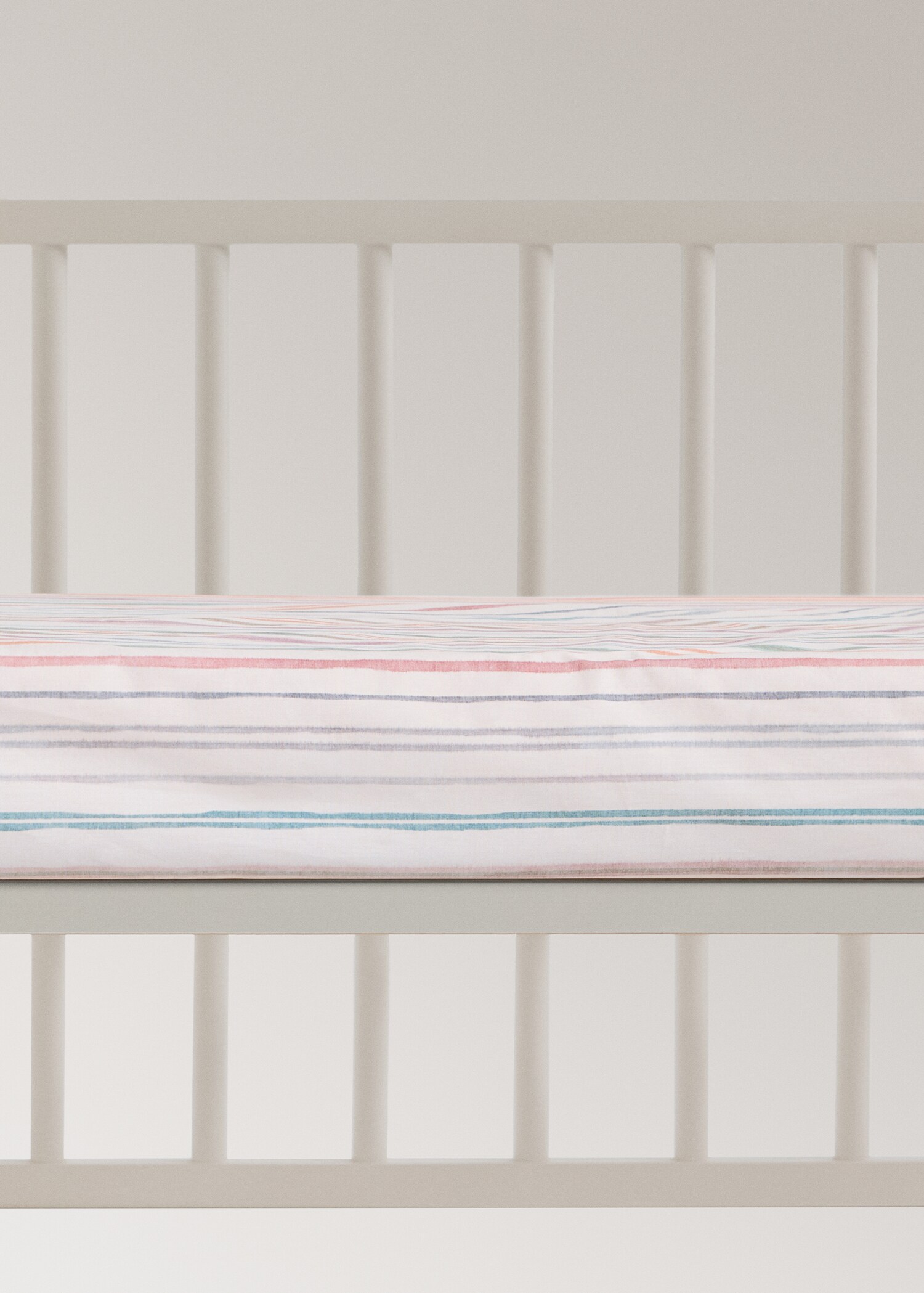 Cot bed fitted sheet in multicoloured striped cotton percale - Article without model