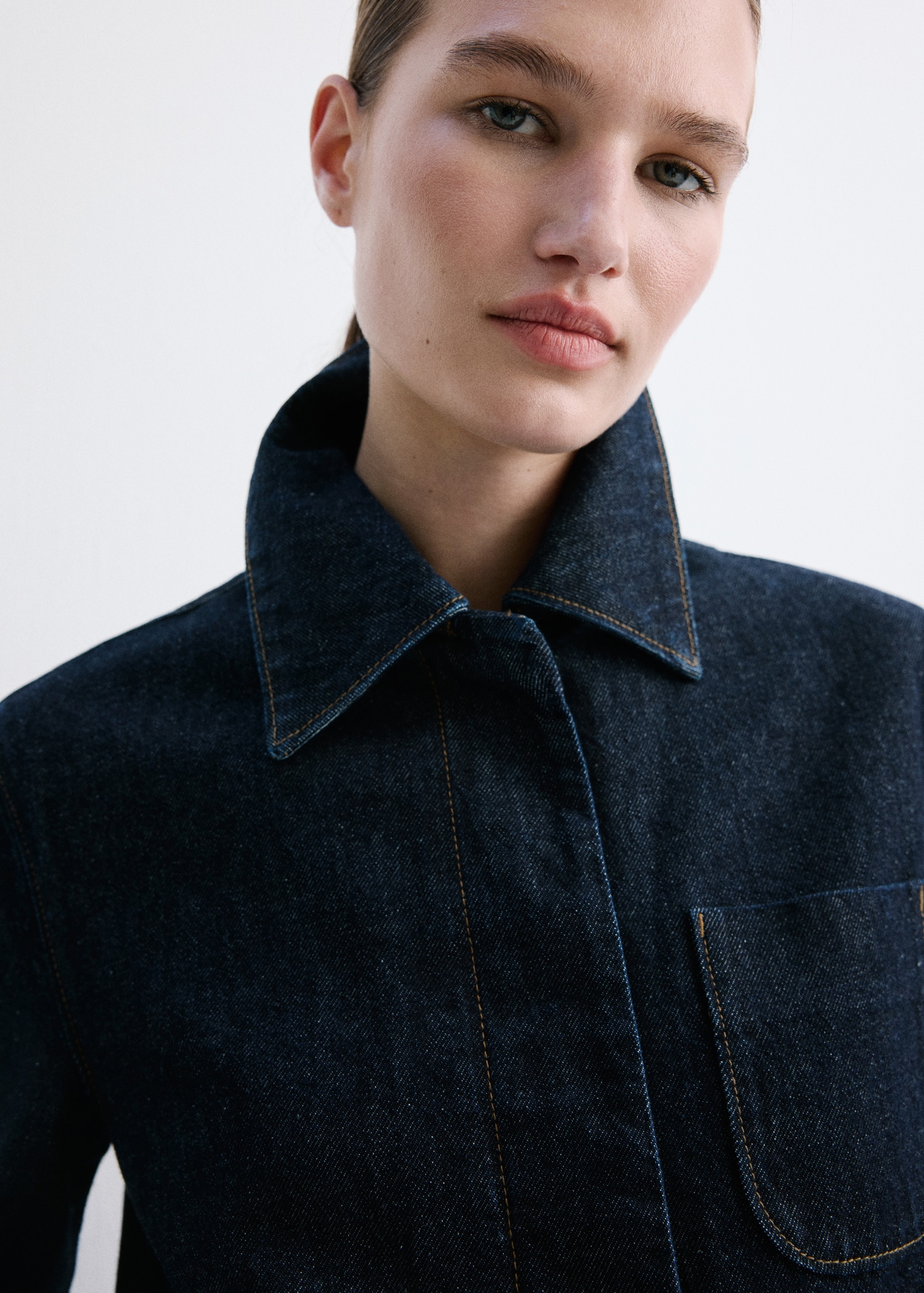 Fitted denim jacket with pockets - Details of the article 6