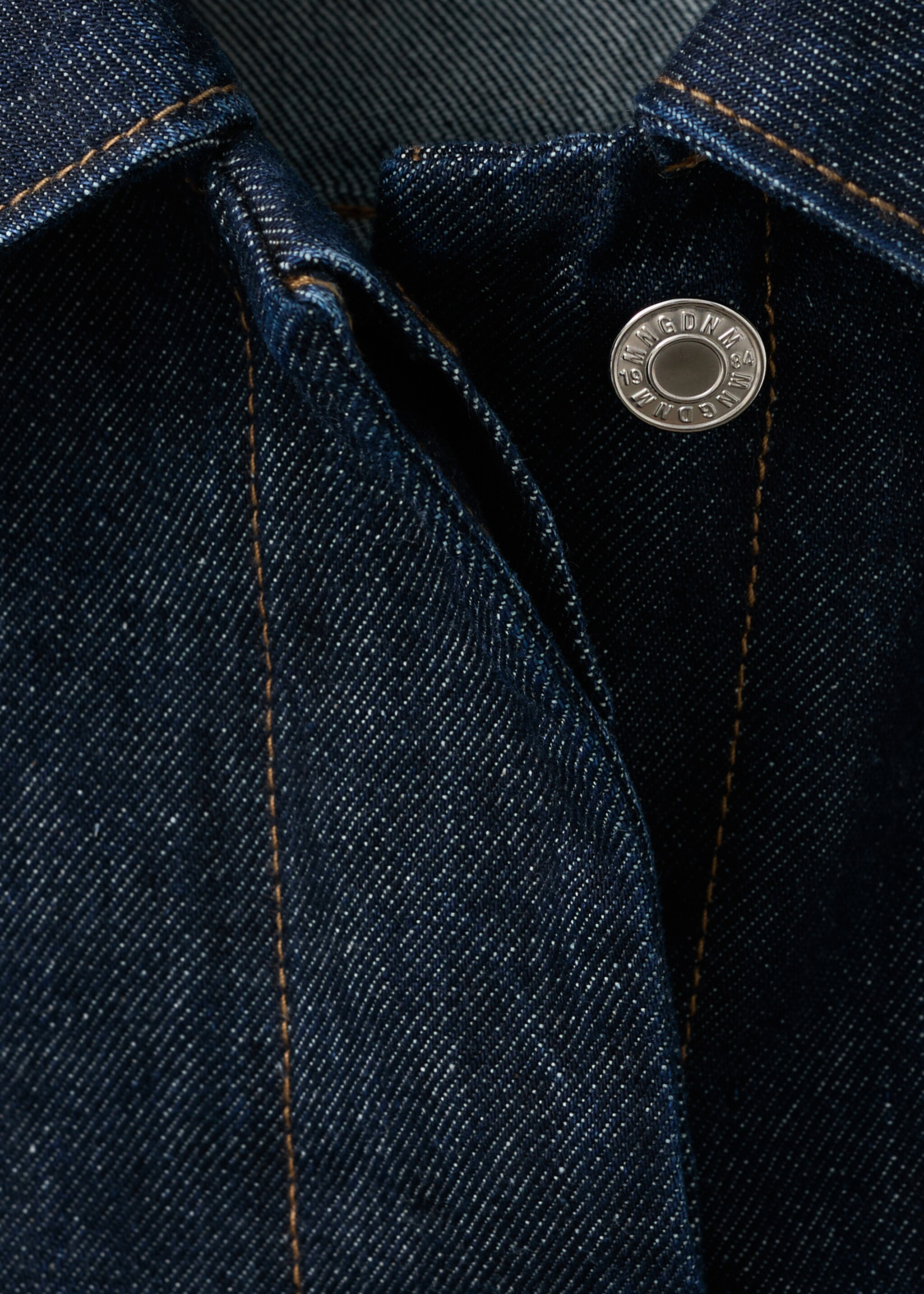 Fitted denim jacket with pockets - Details of the article 8, Open Blue. Ref: 27054073-00.