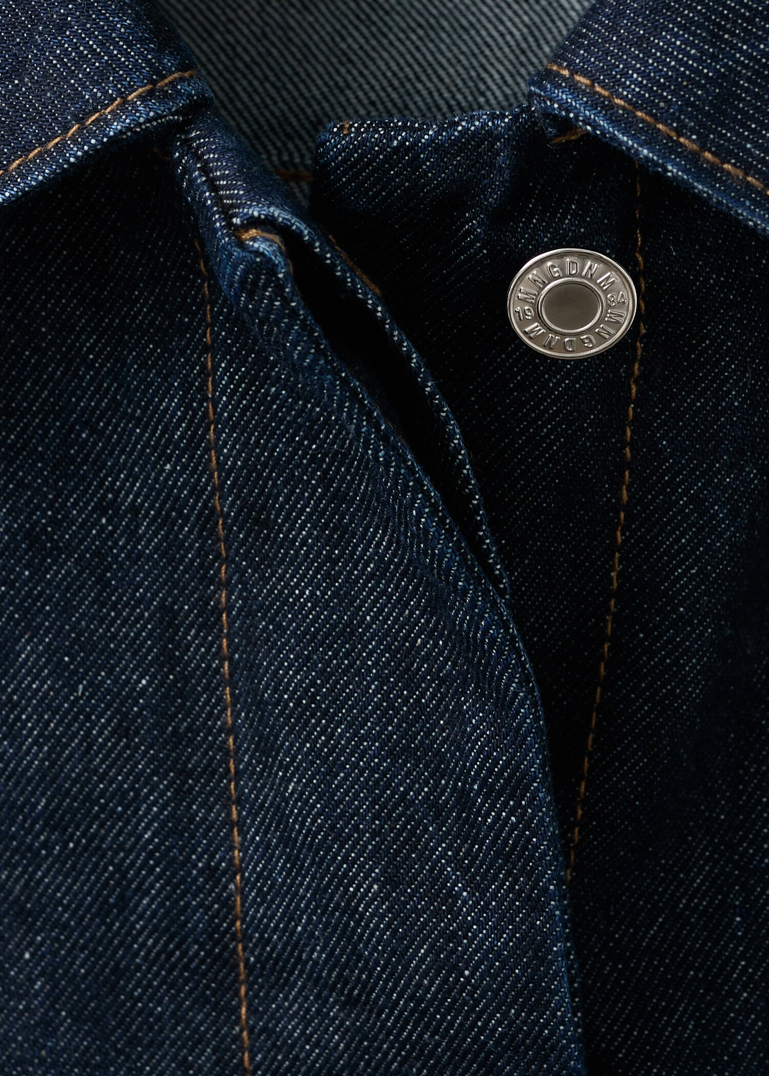 Fitted denim jacket with pockets - Details of the article 8