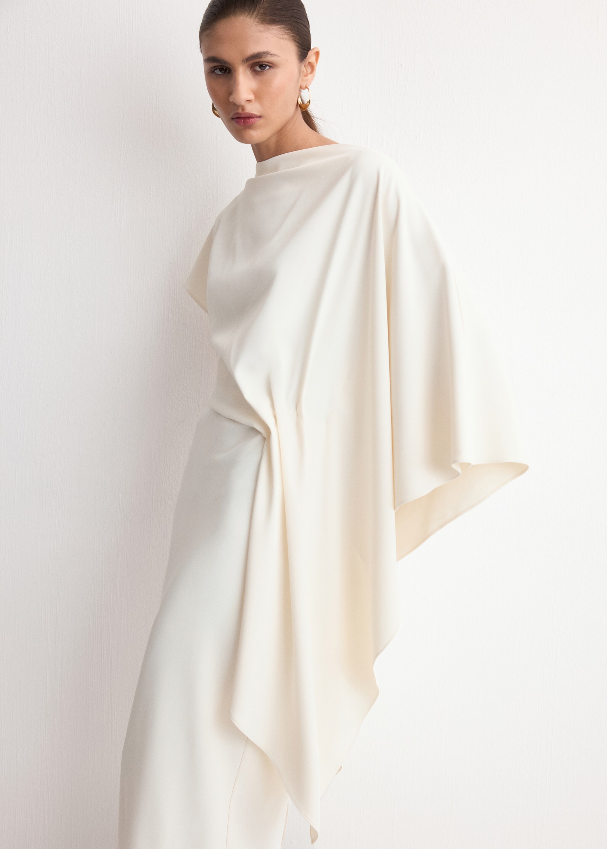 Ruched satin dress - Medium plane, Ecru. Ref: 27054077-00.