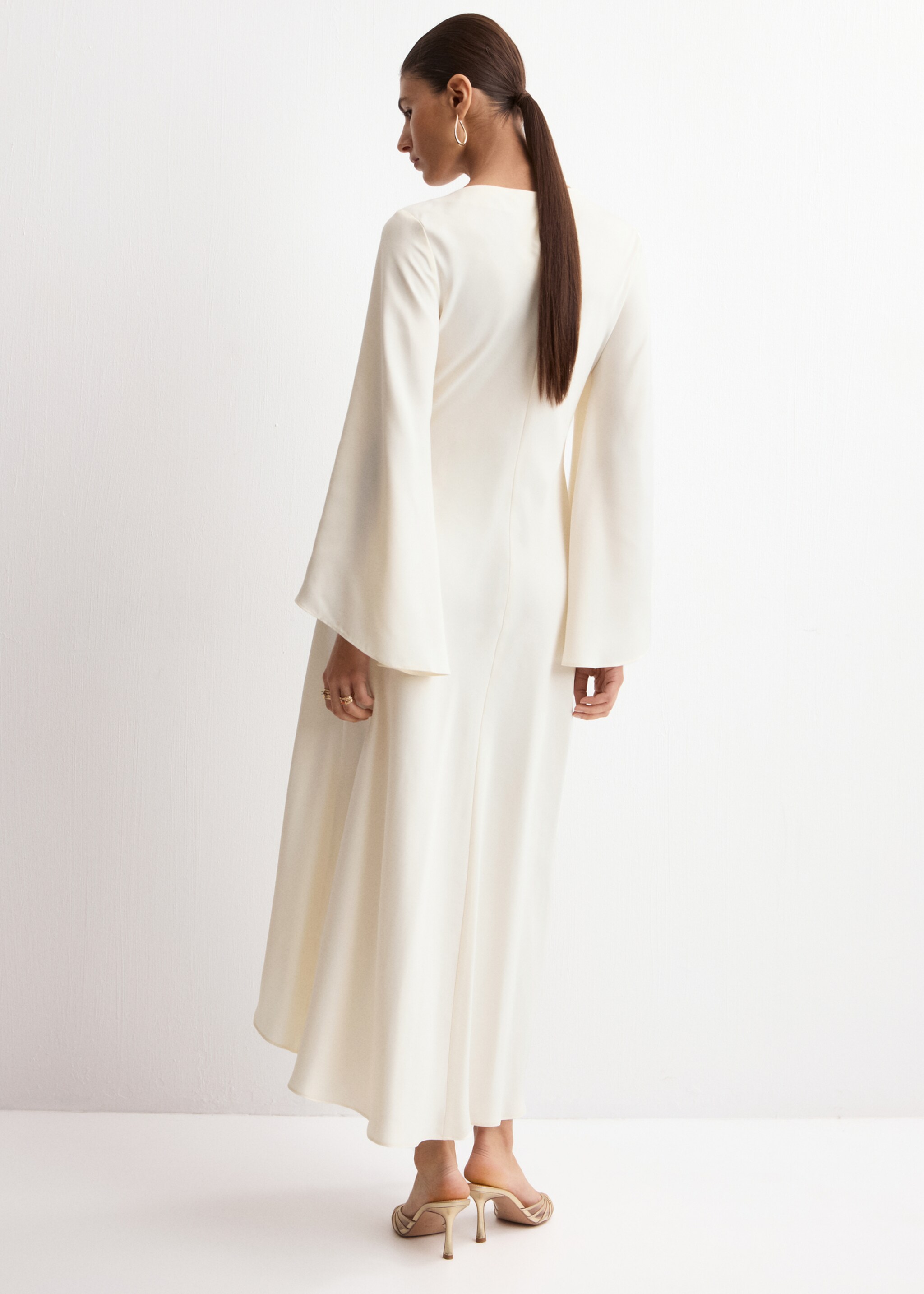 Ruched satin dress - Reverse of the article, Ecru. Ref: 27054077-00.