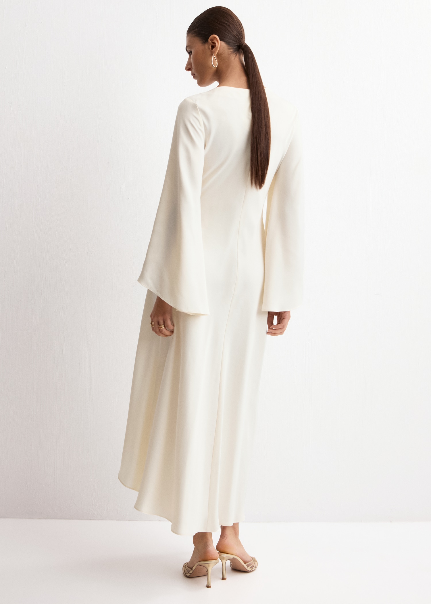 Ruched satin dress - Reverse of the article