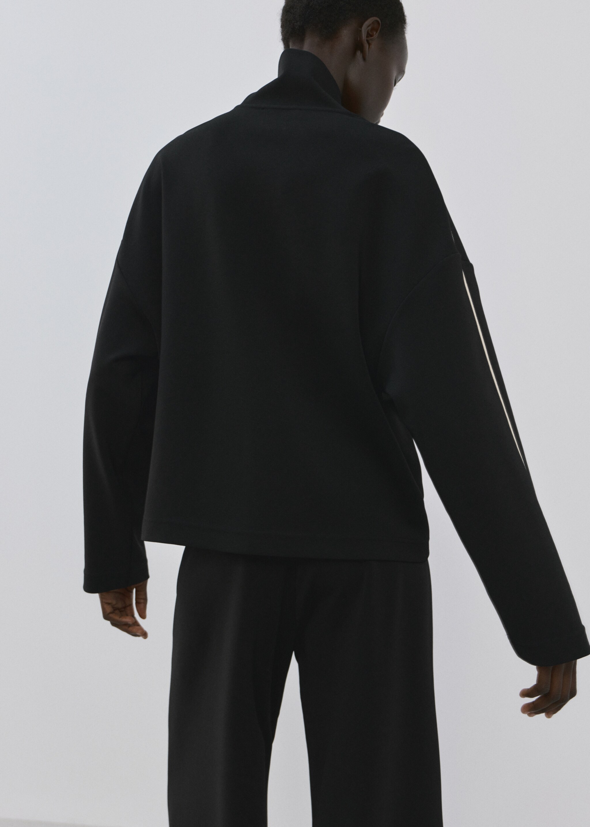 Turtleneck sweatshirt with zip - Reverse of the article, Black. Ref: 27054079-00.