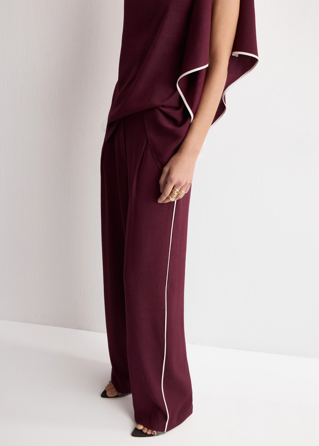 Contrast stripe straight pants - image 3
