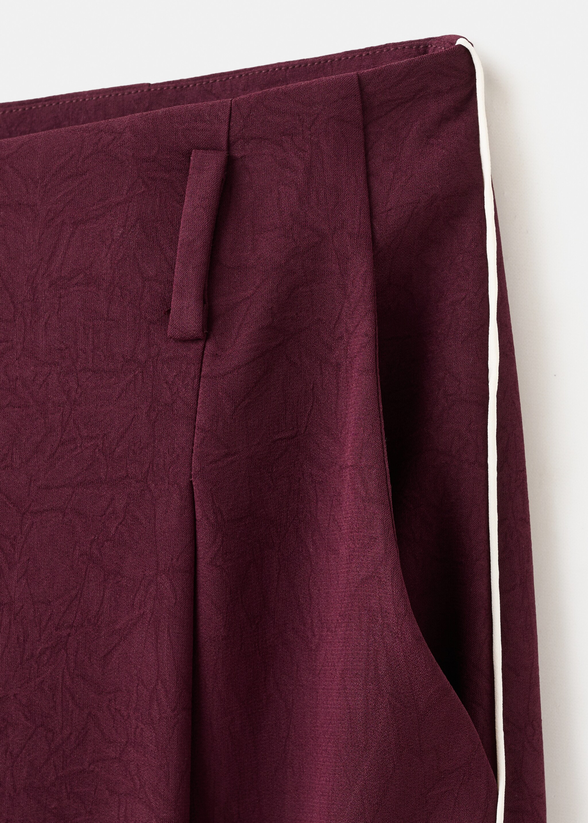 Contrast stripe straight trousers - Details of the article 0, Ecru. Ref: 27054080-00.