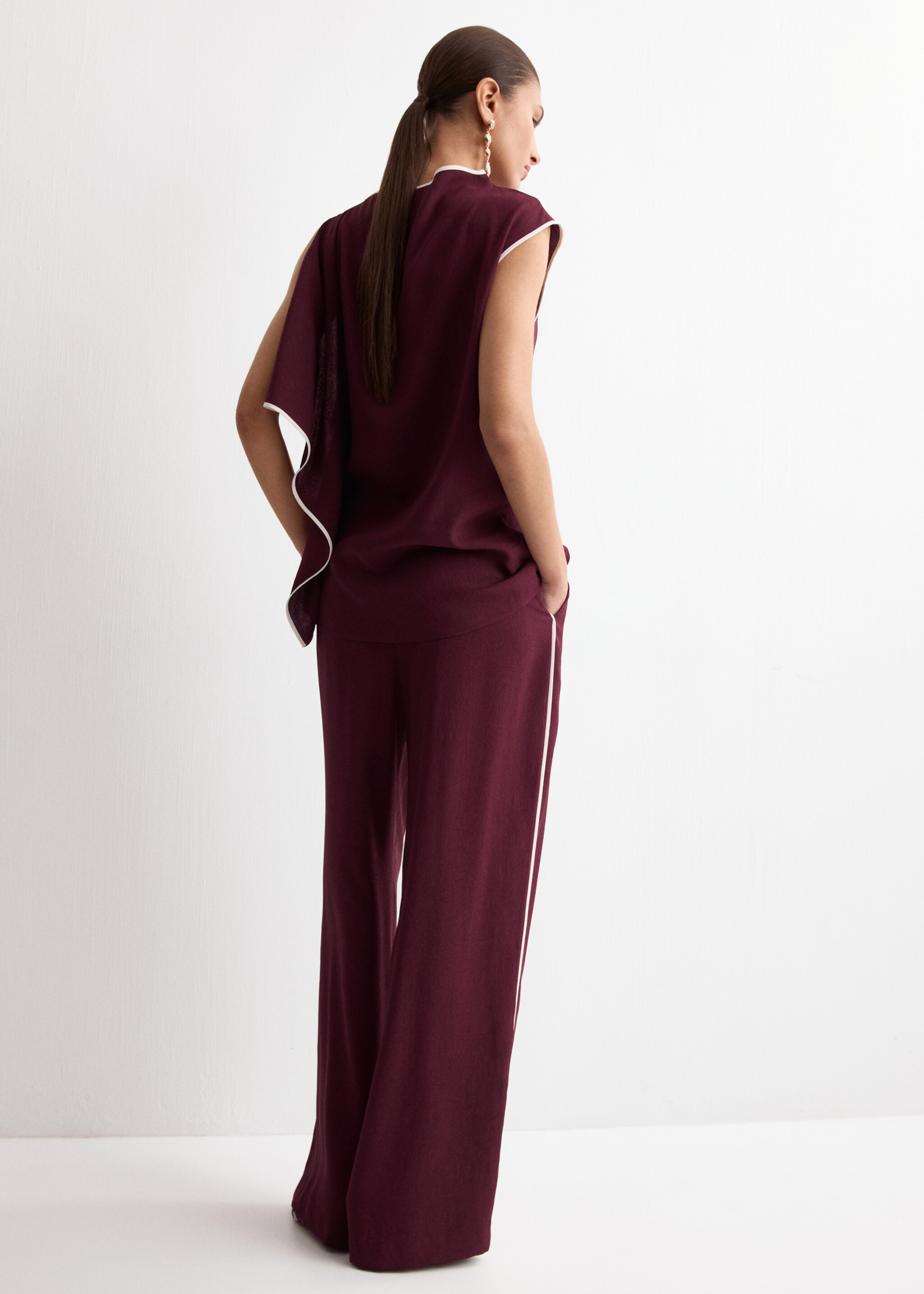 Contrast stripe straight trousers - Reverse of the article, Ecru. Ref: 27054080-00.