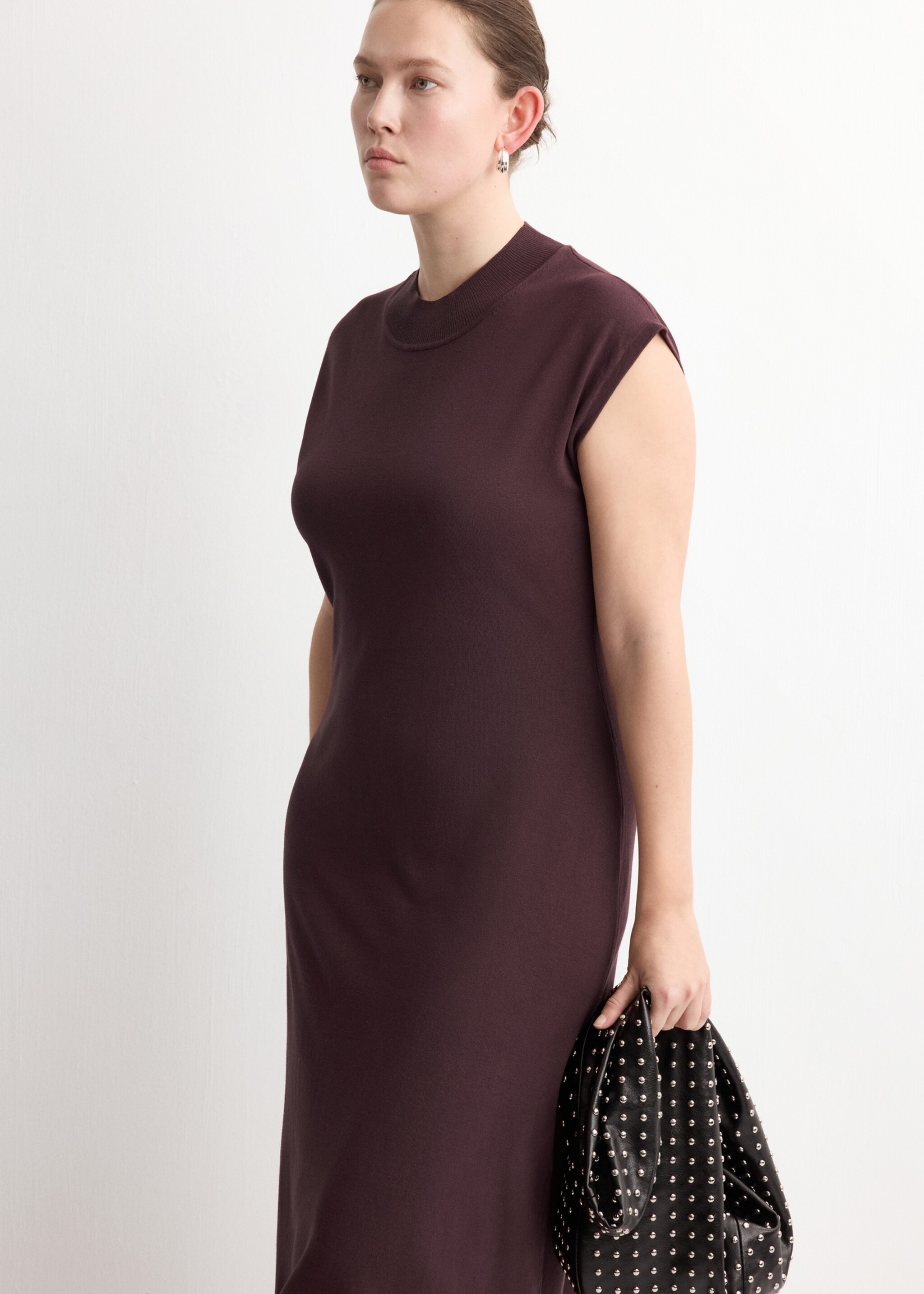 Perkins-neck knitted dress - Details of the article 5, Chocolate. Ref: 27054084-00.