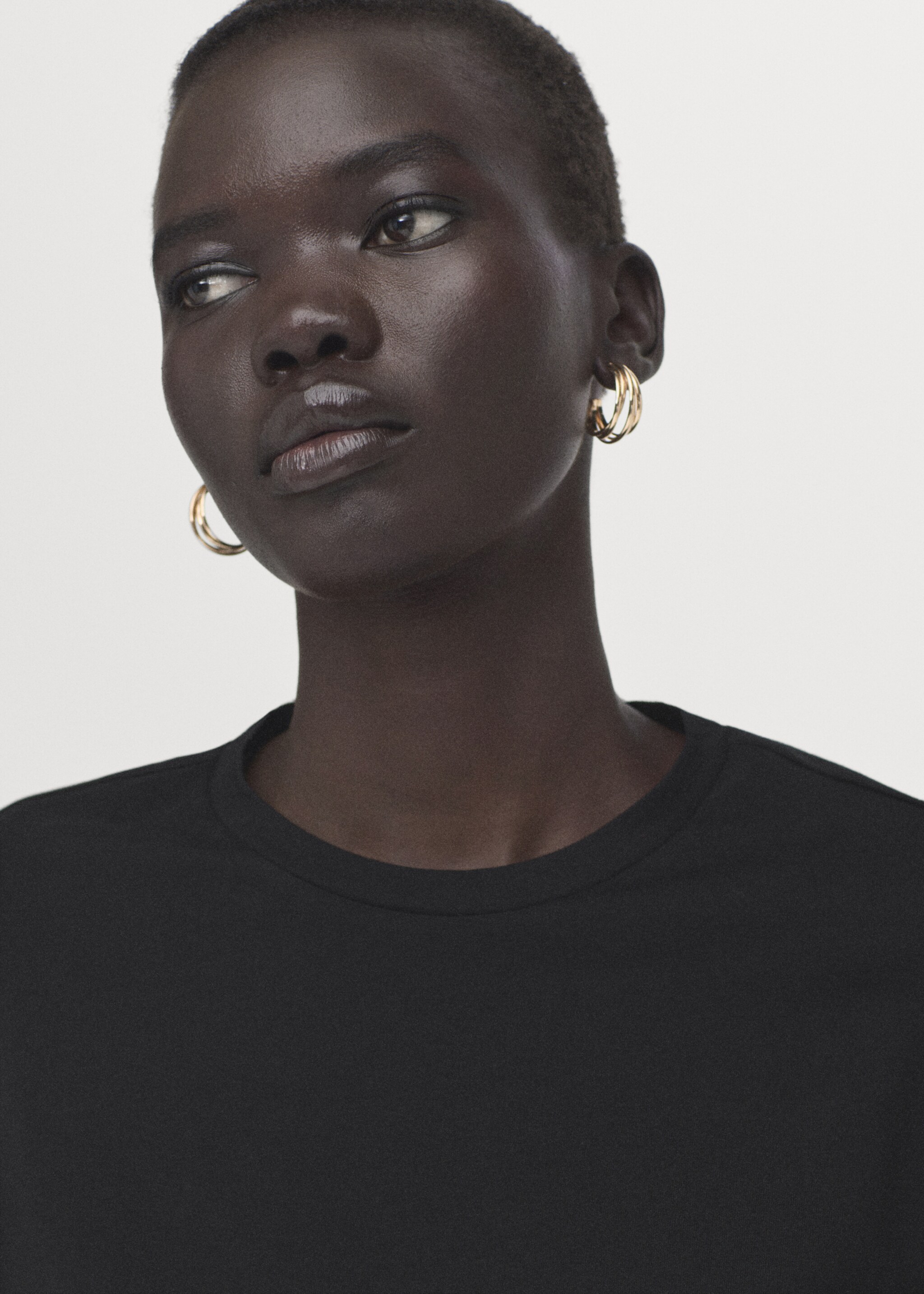 Short-sleeved cotton t-shirt - Details of the article 1, Black. Ref: 27054090-00.