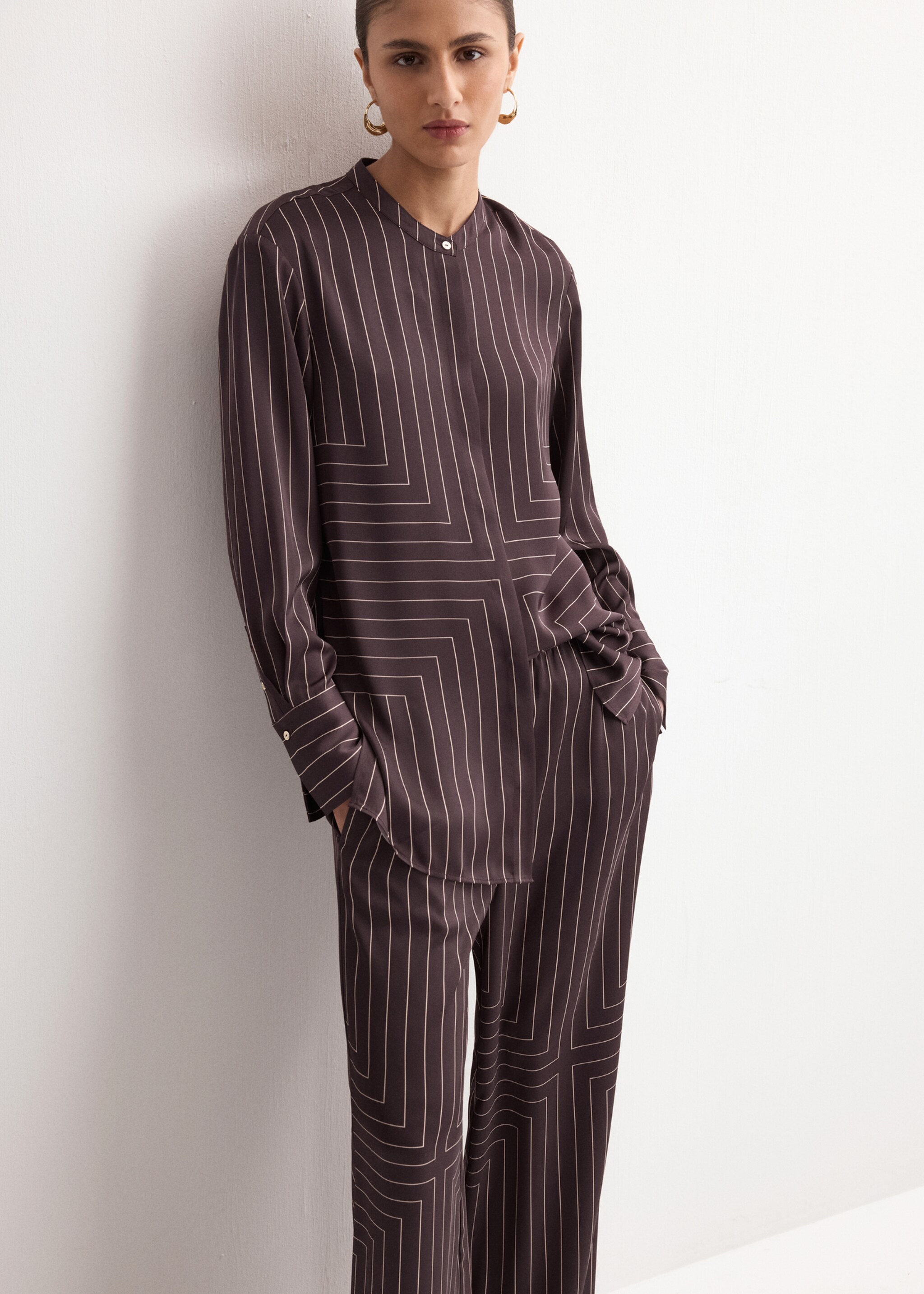 Geometric-print satin trousers - Details of the article 1, Chocolate. Ref: 27054092-00.