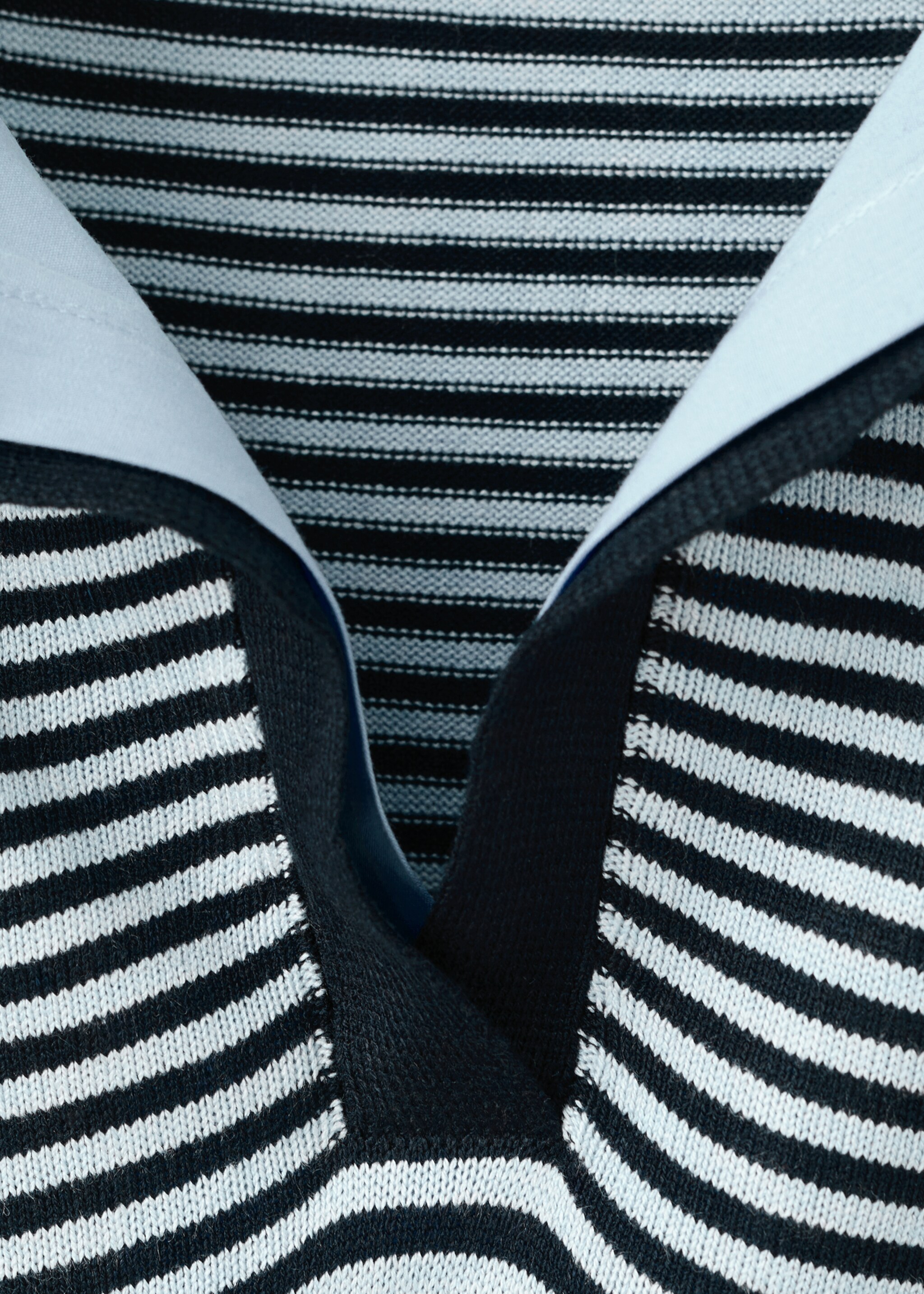 Knitted jumper with combined collar - Details of the article 0, Dark Navy. Ref: 27054100-00.