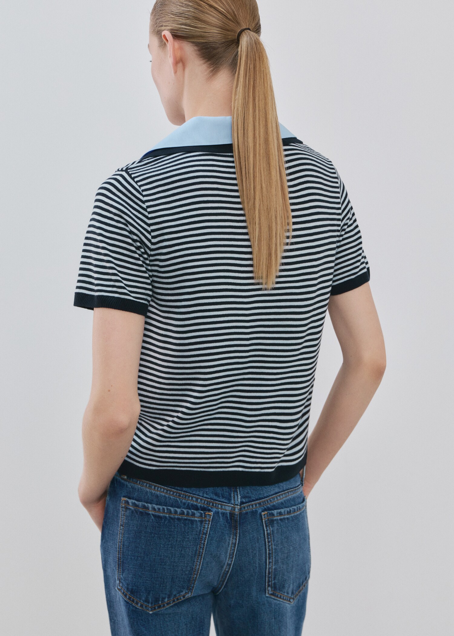 Knitted jumper with combined collar - Reverse of the article