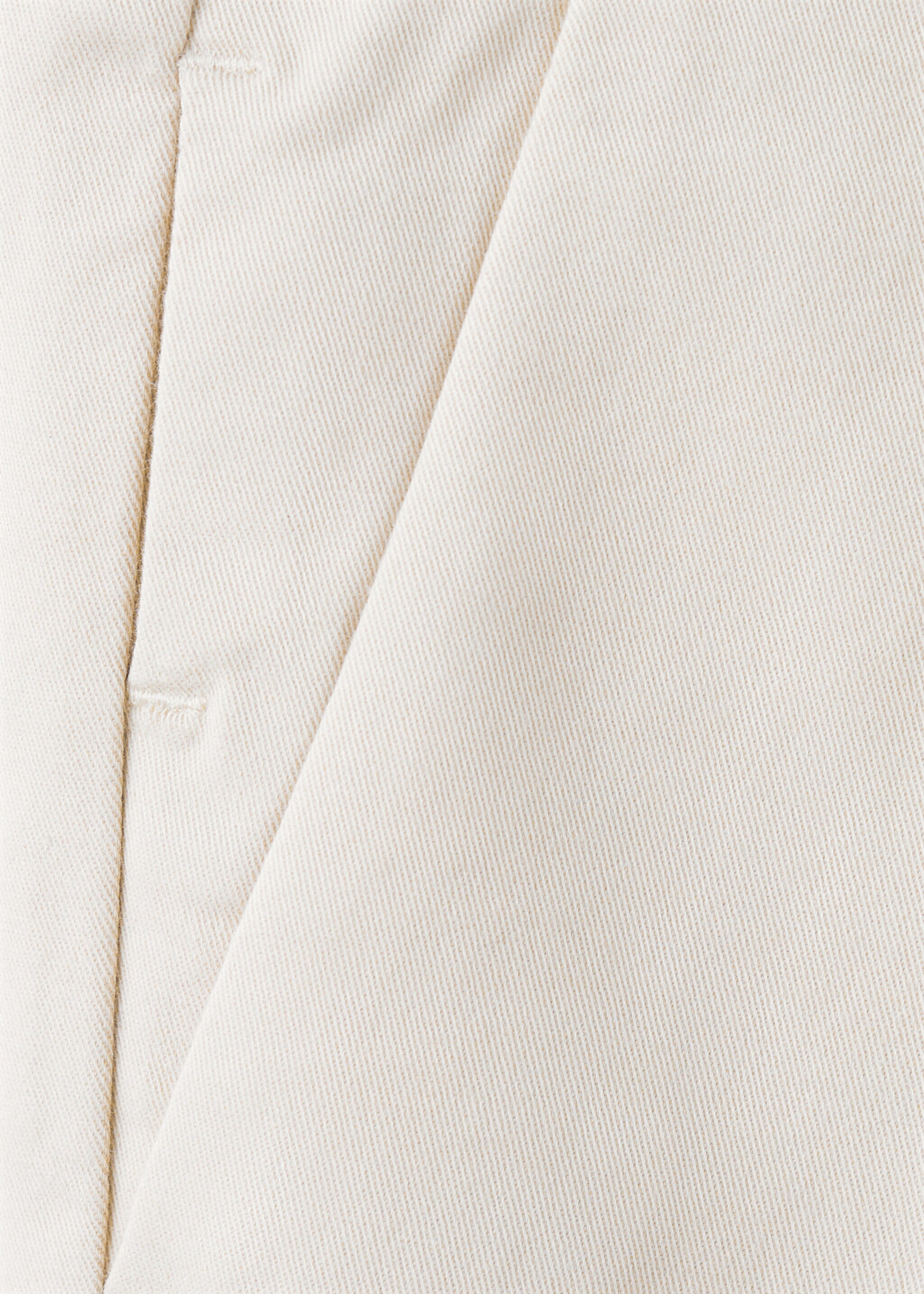 Chino trousers hem - Details of the article 0, Ice Grey. Ref: 27054403-00.