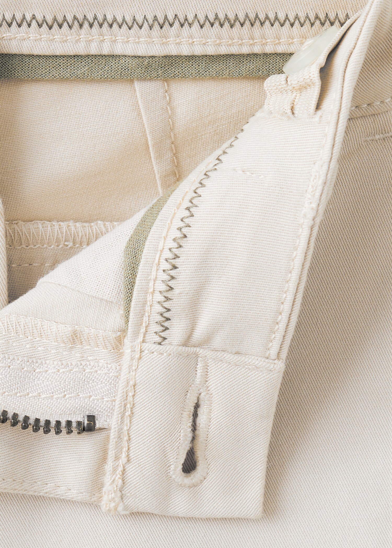 Chino trousers hem - Details of the article 8